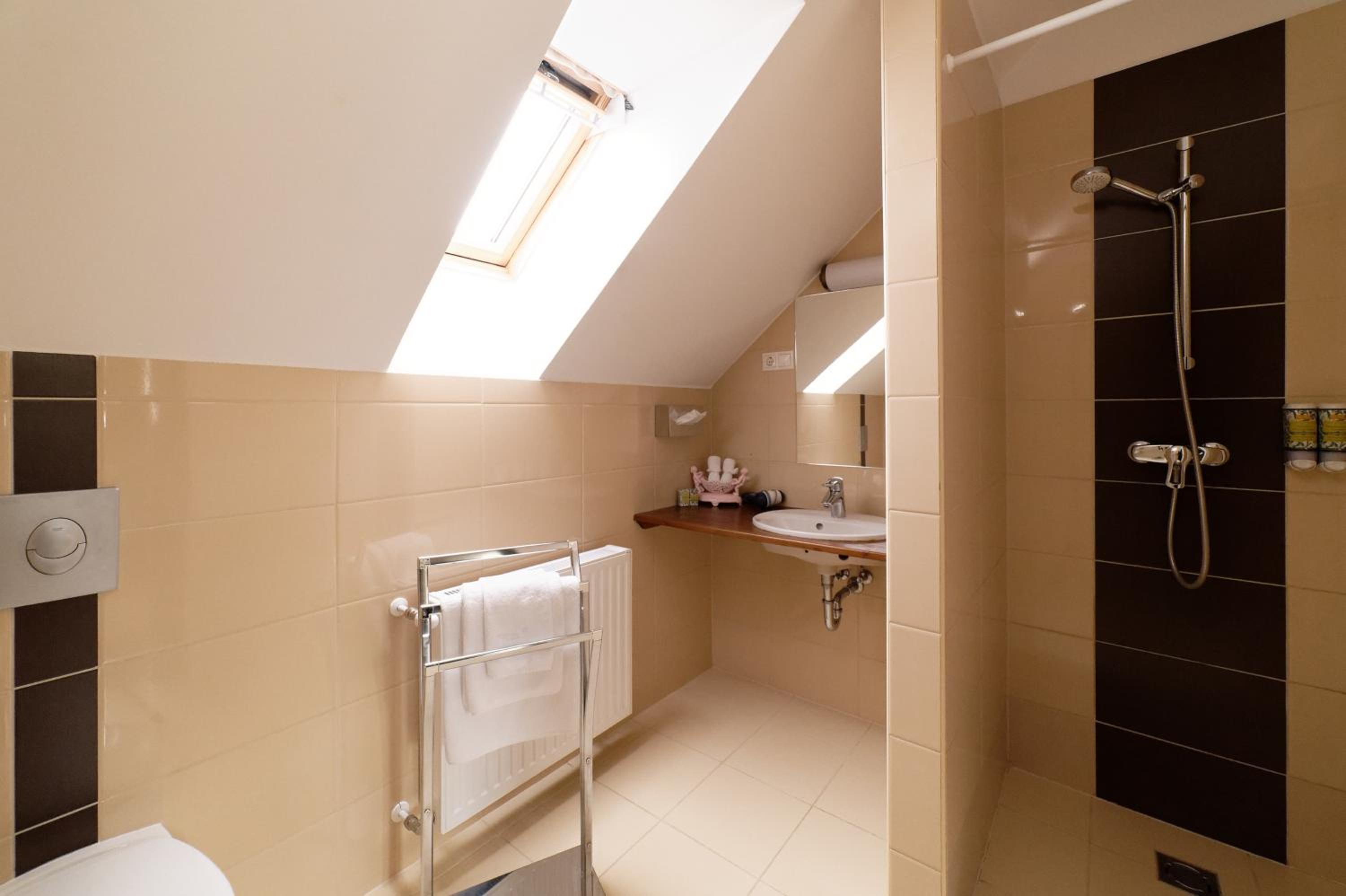 Apartment (4 Adults) photo 2