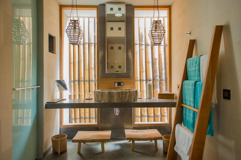 Two Bedroom Joglo Residence with Private Pool and  Daily Afternoon Tea thumbnail 5