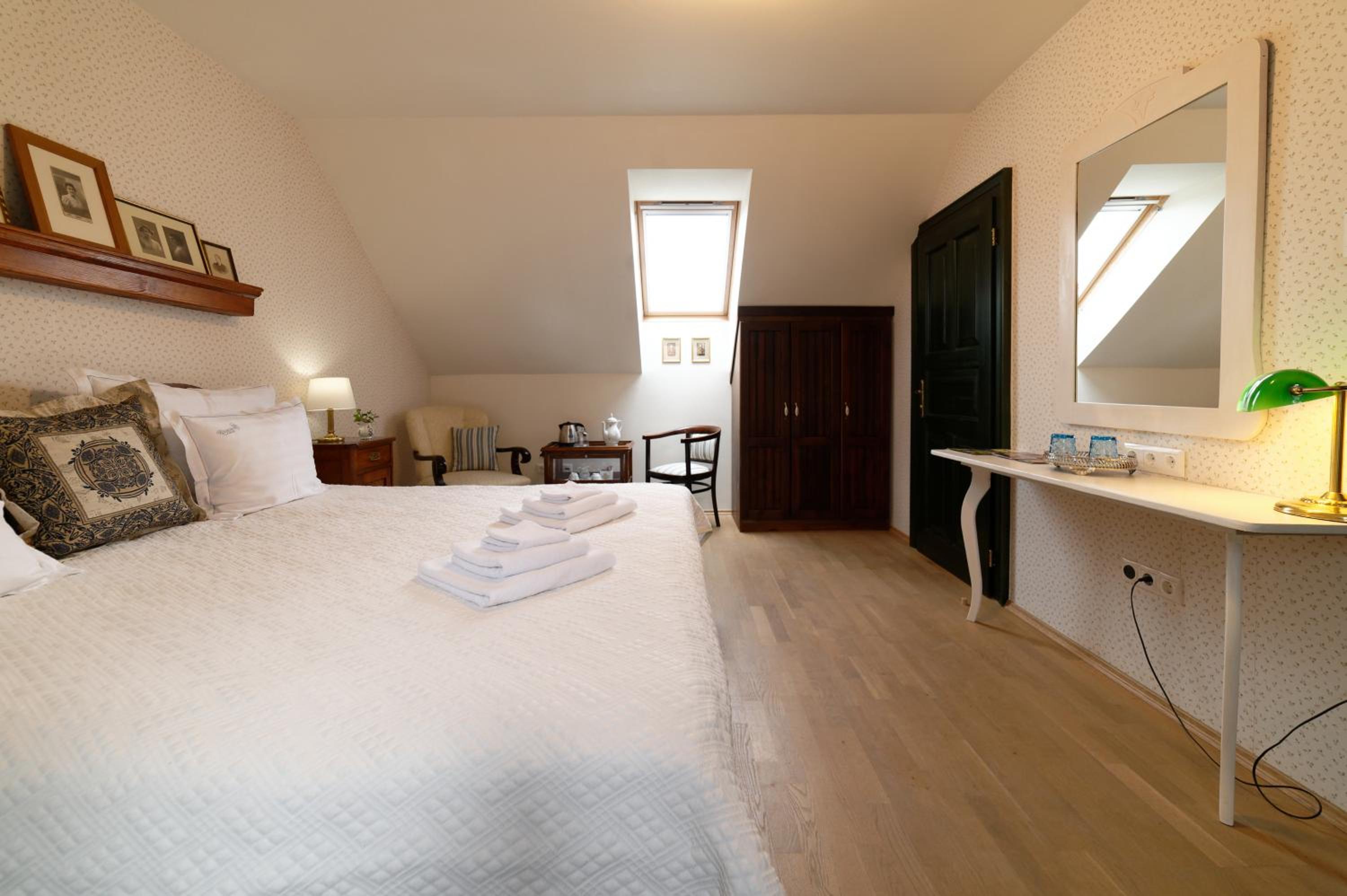 Double or Twin Room photo 2