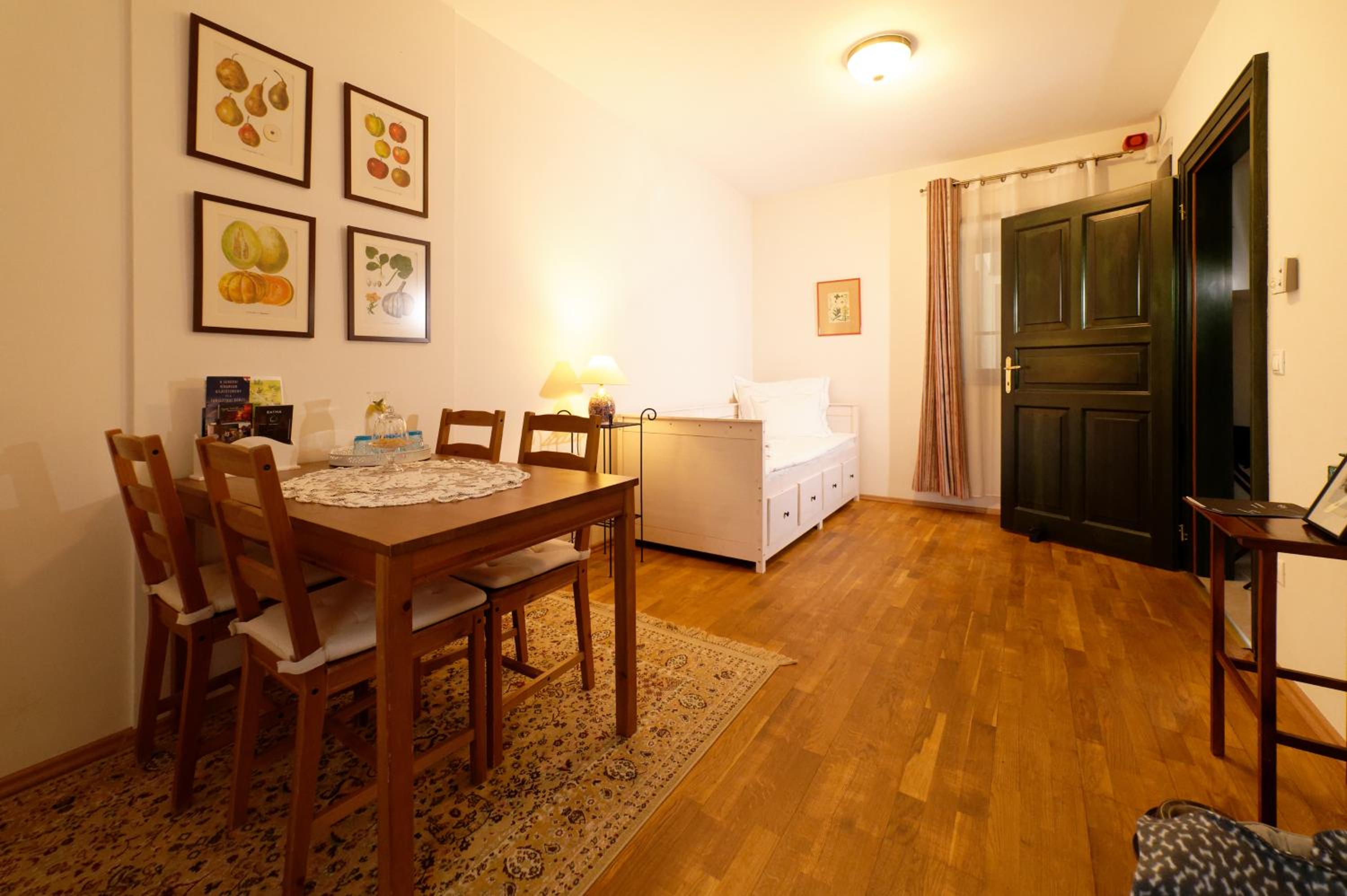 Apartment (3 Adults) photo 3