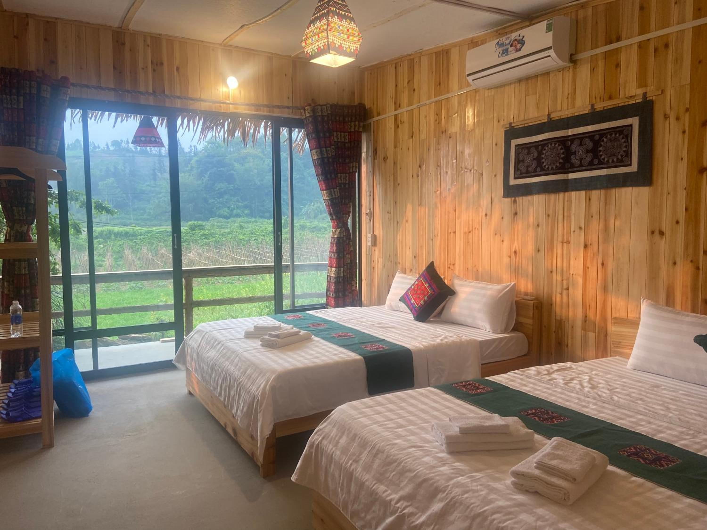 King Room with Two King Beds photo 1