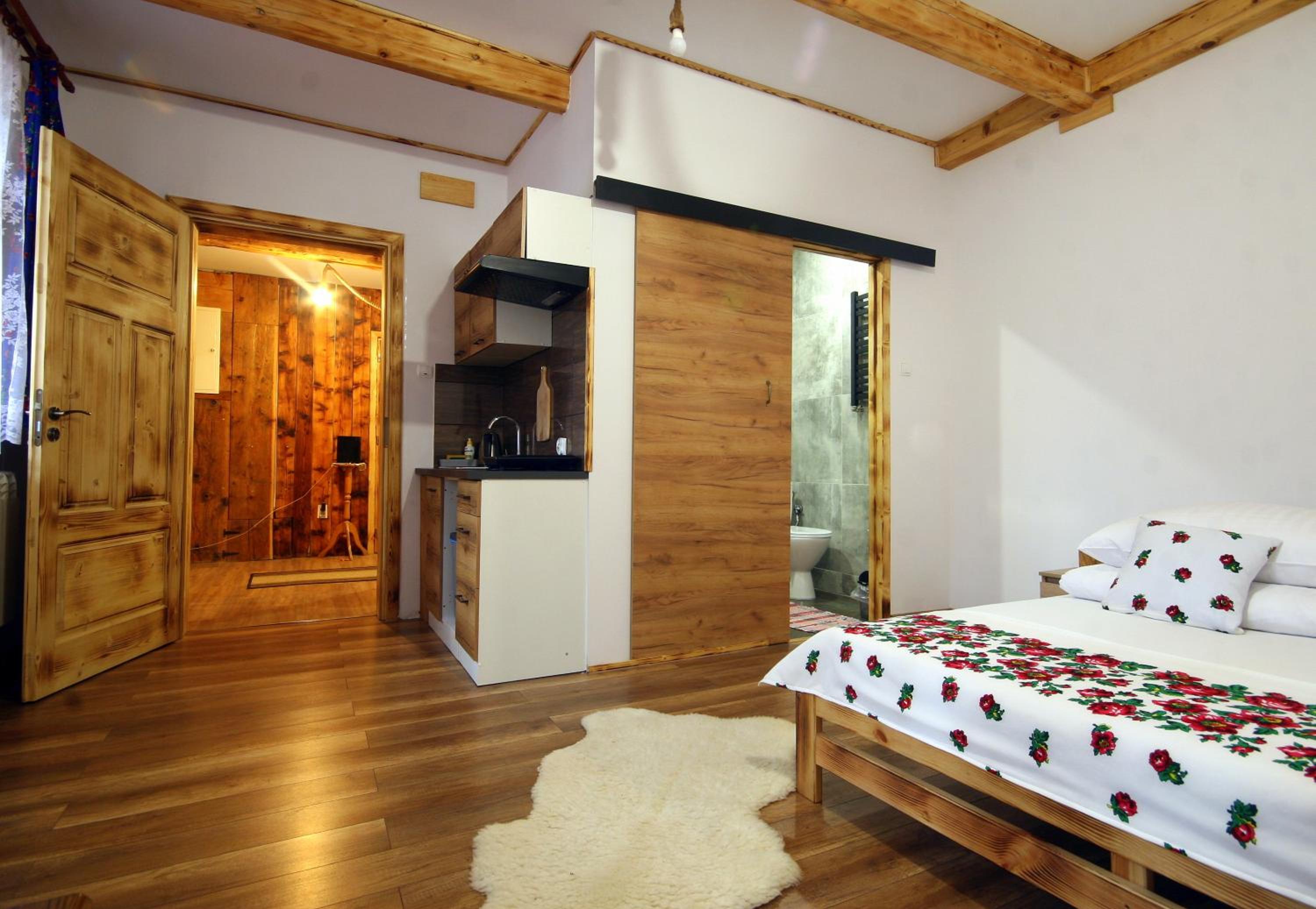 Large Double Room photo 2