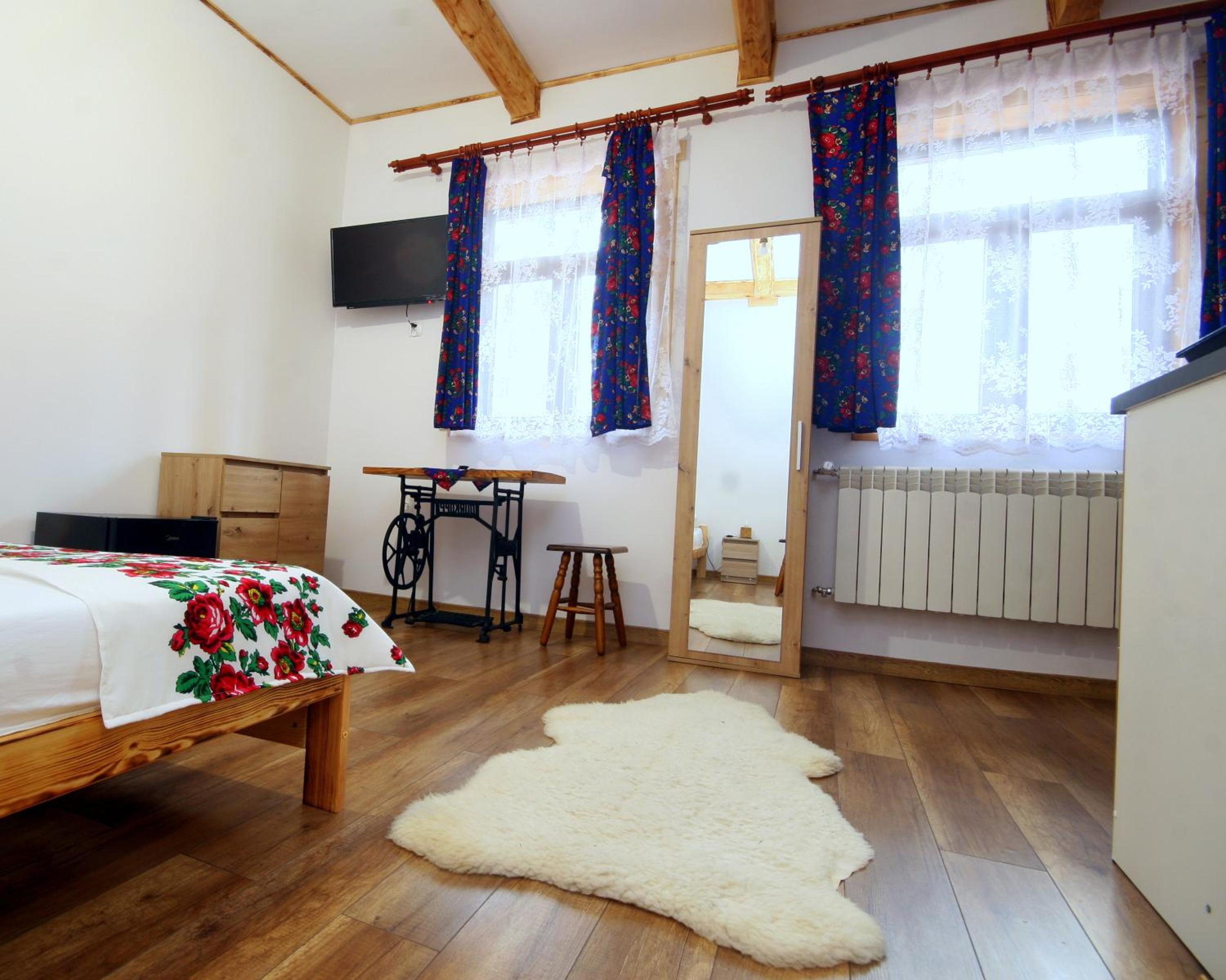 Large Double Room photo 1