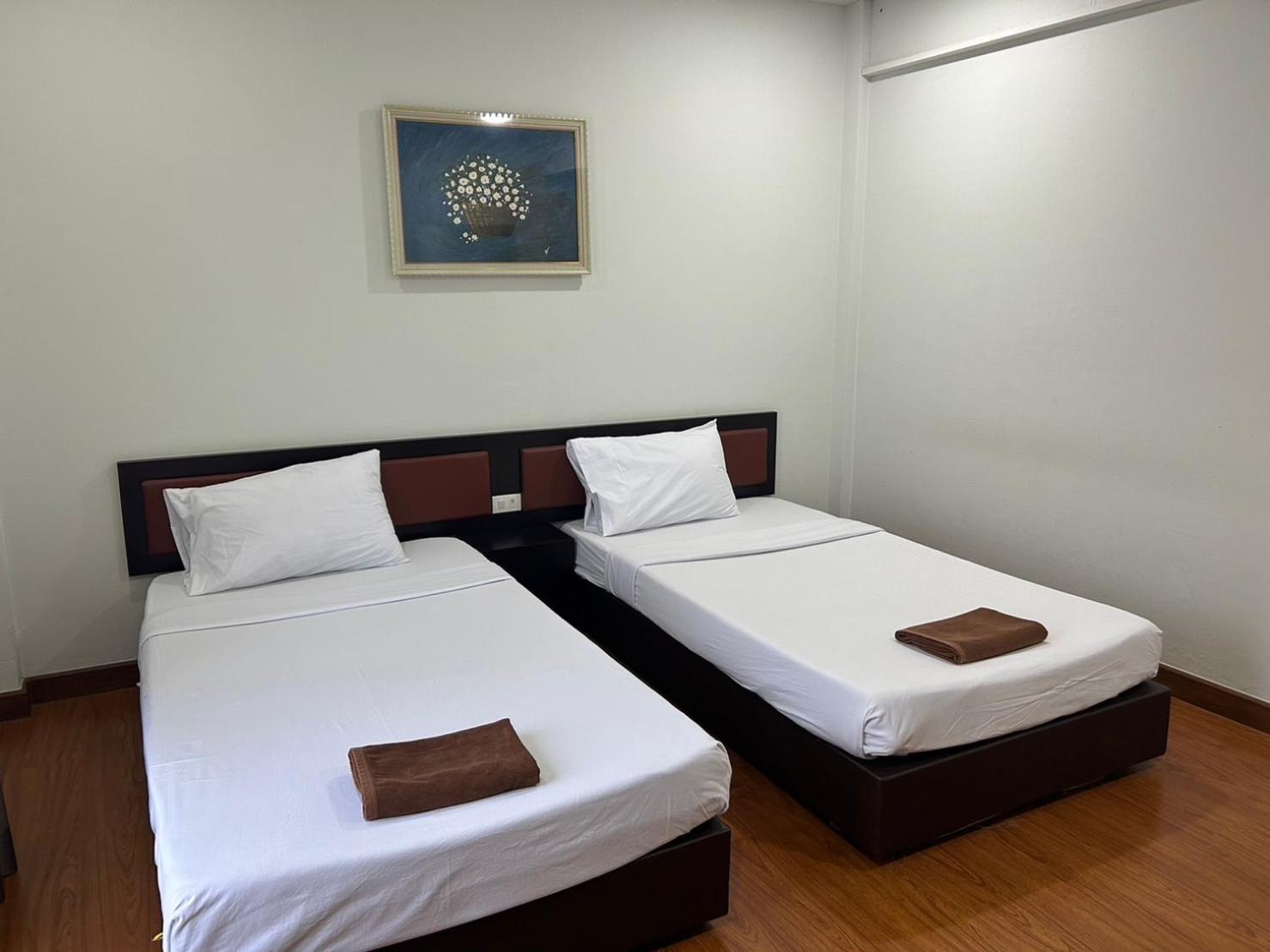 Deluxe Twin Room - Photo 6