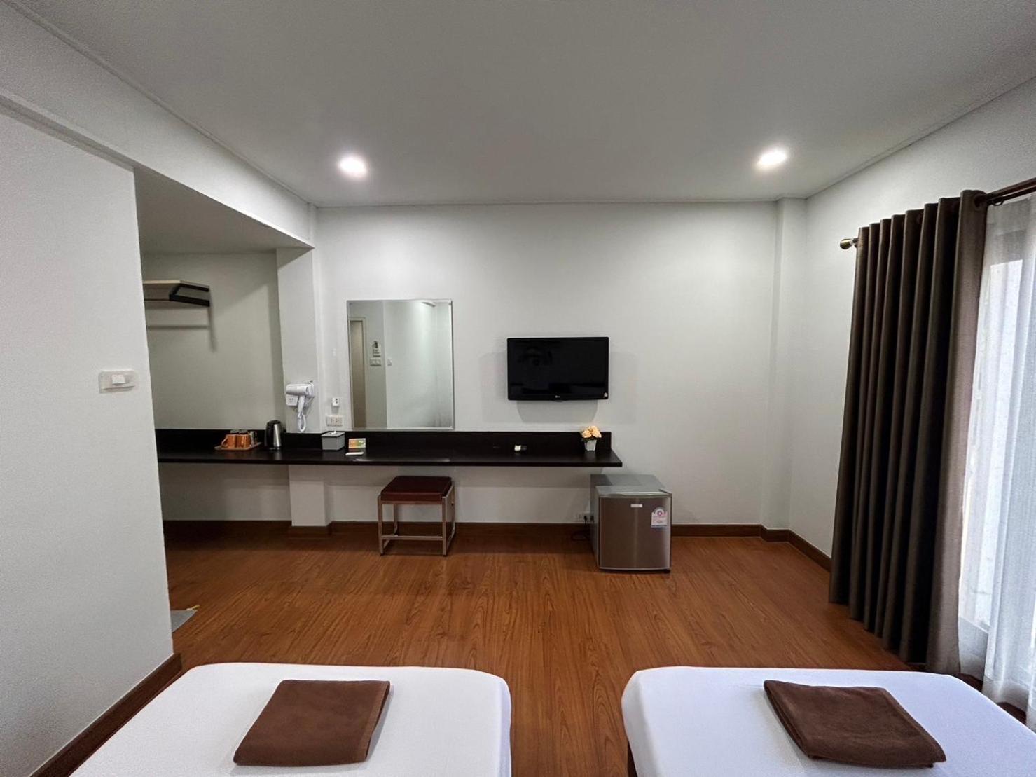 Deluxe Twin Room - Photo 5