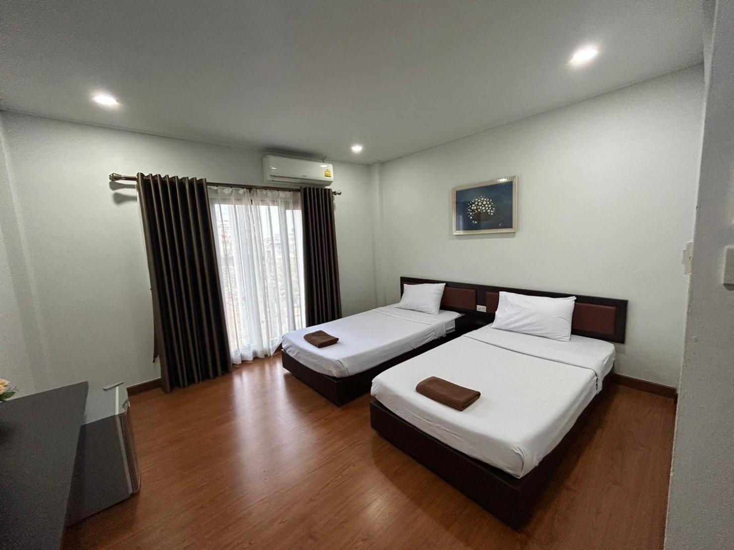 Deluxe Twin Room - Photo 8