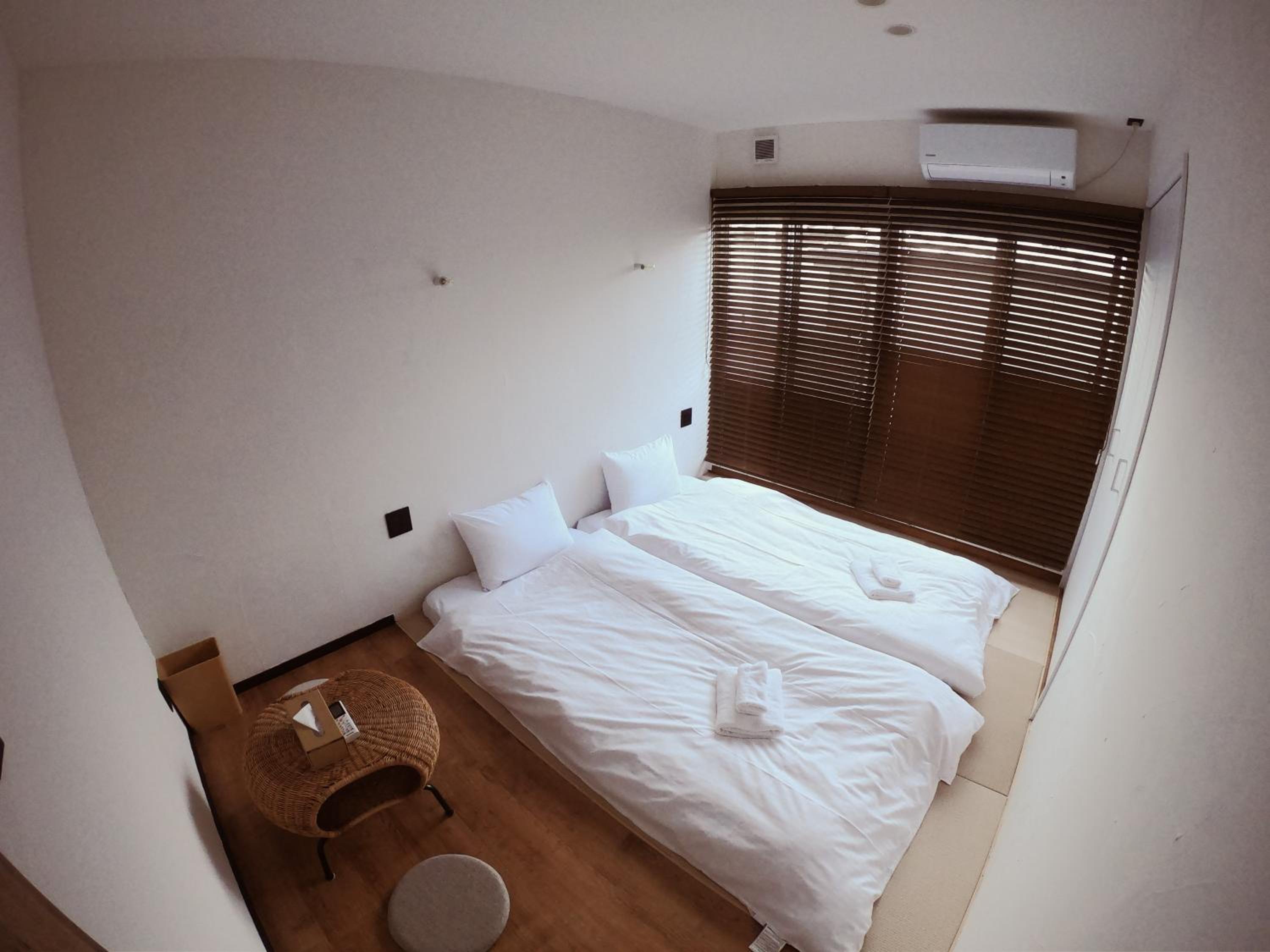 Small Twin Room photo 1