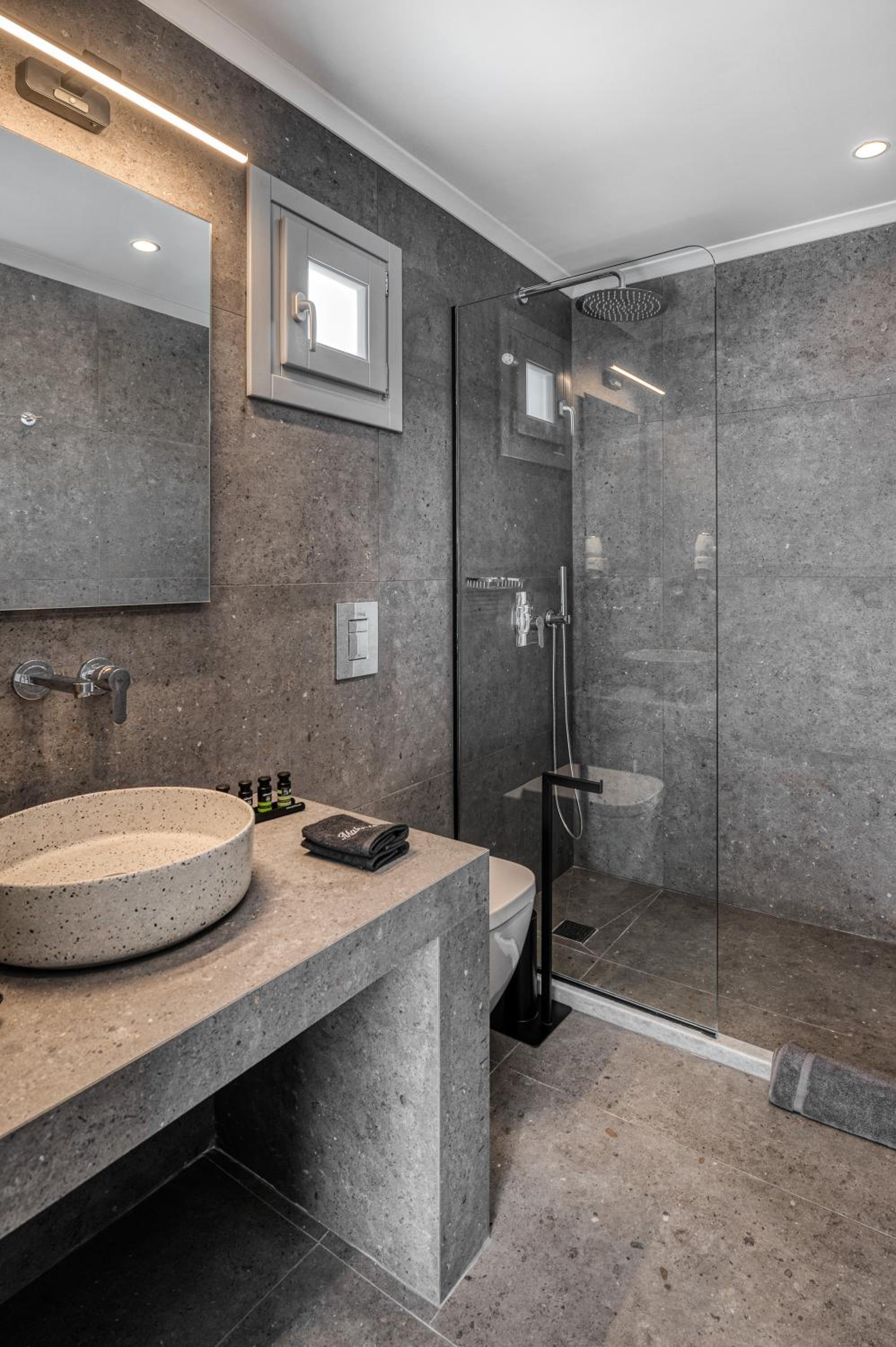 Deluxe Suite - Photo 2