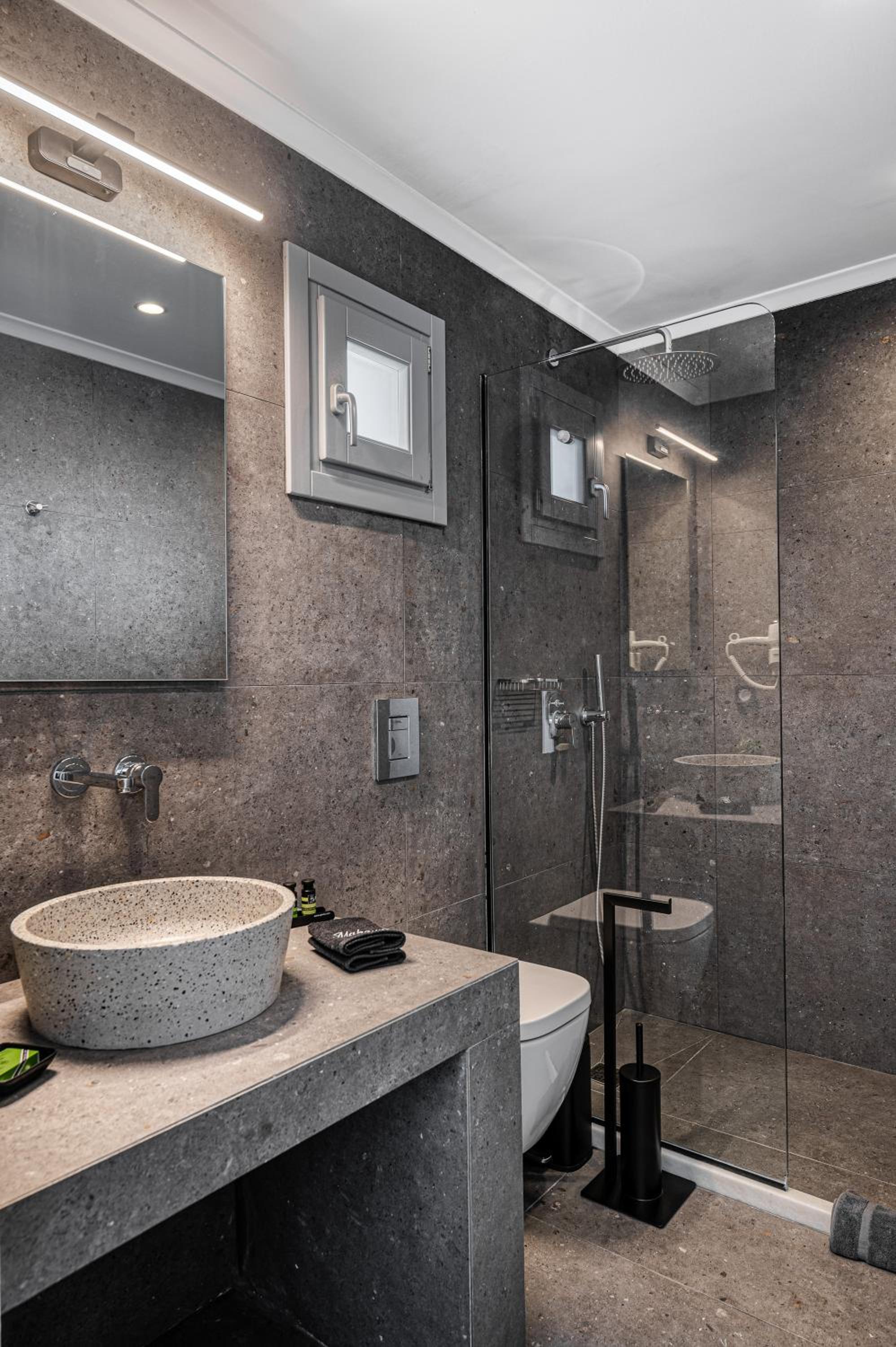 Deluxe Suite - Photo 17