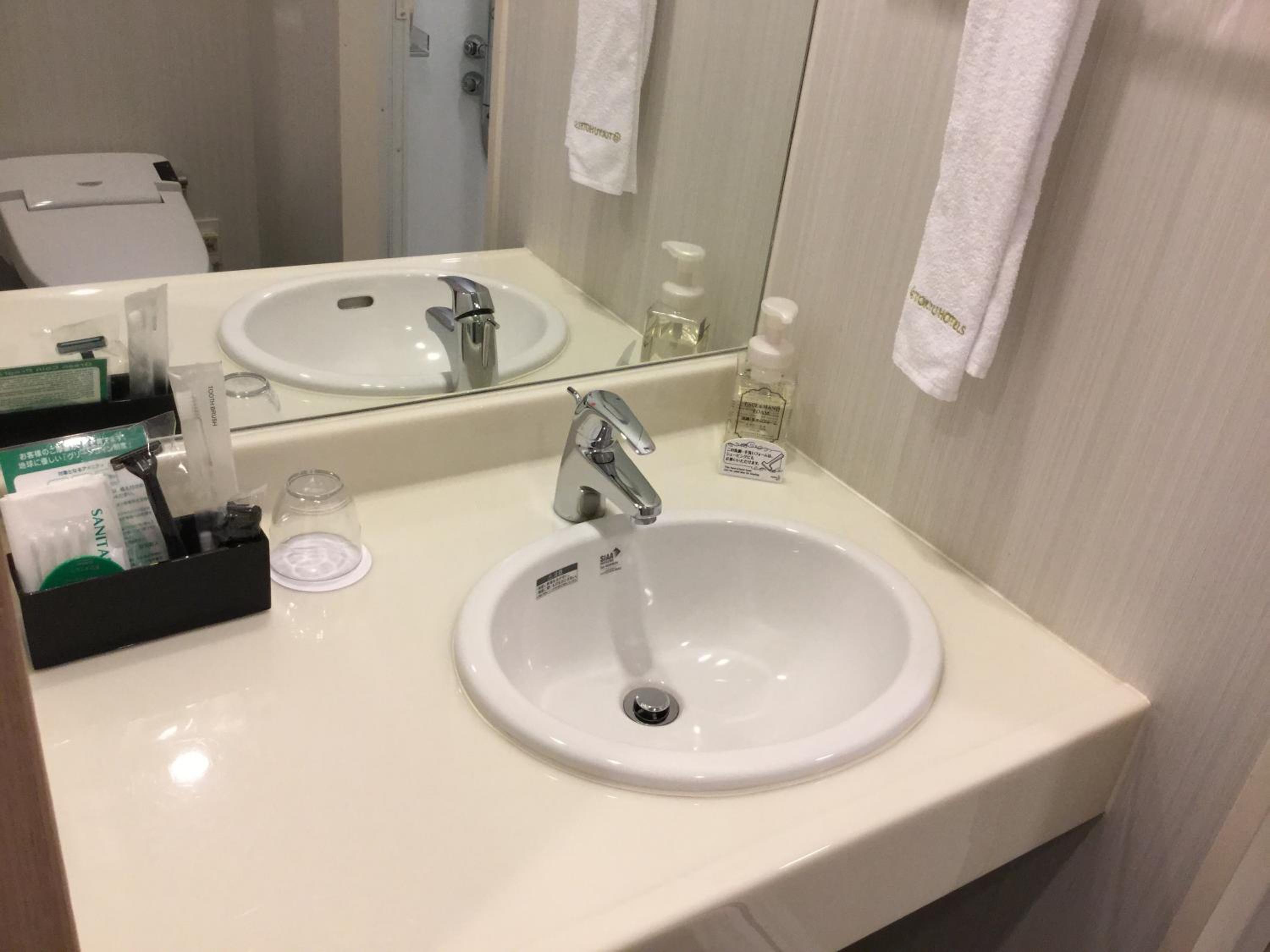 Double Room - Non-Smoking  - Photo 5