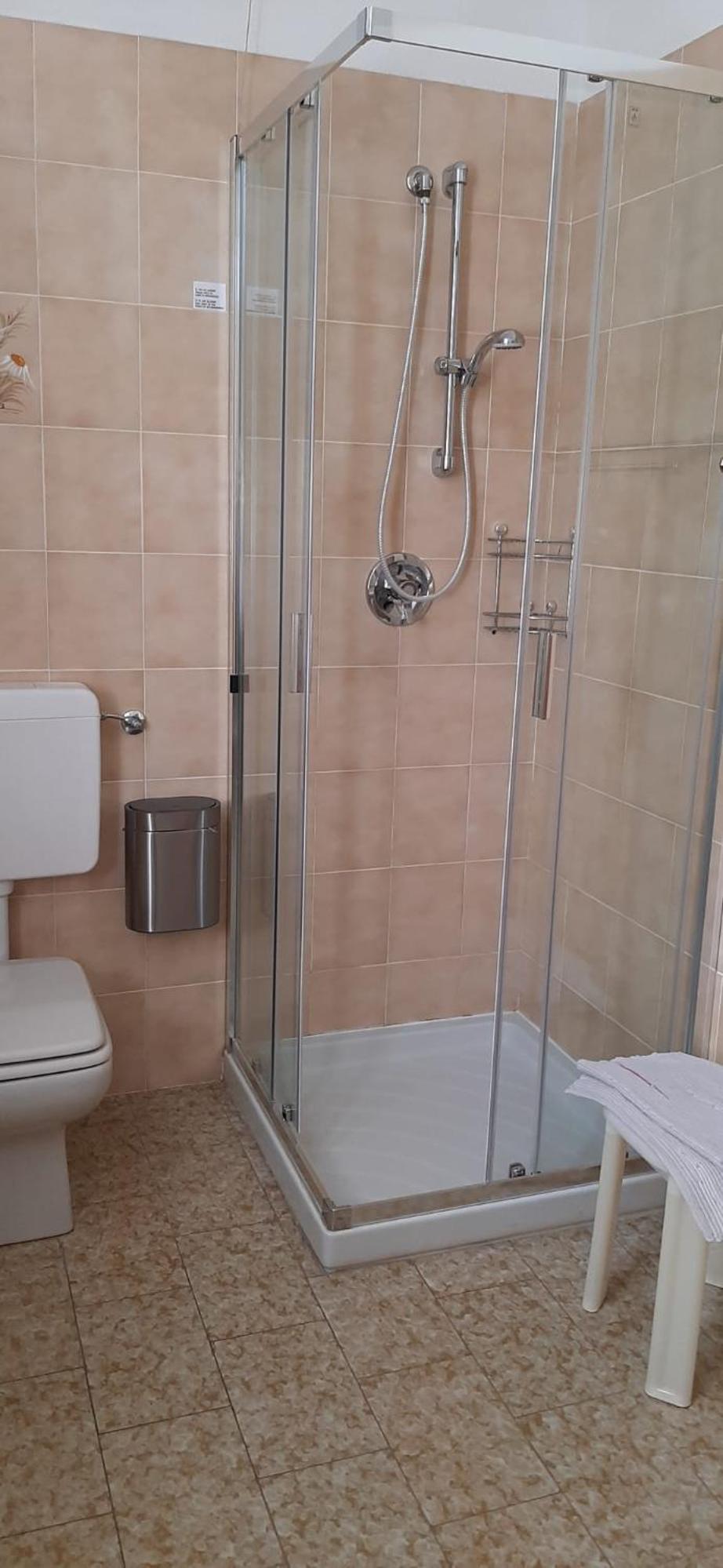 Double Room - Photo 5