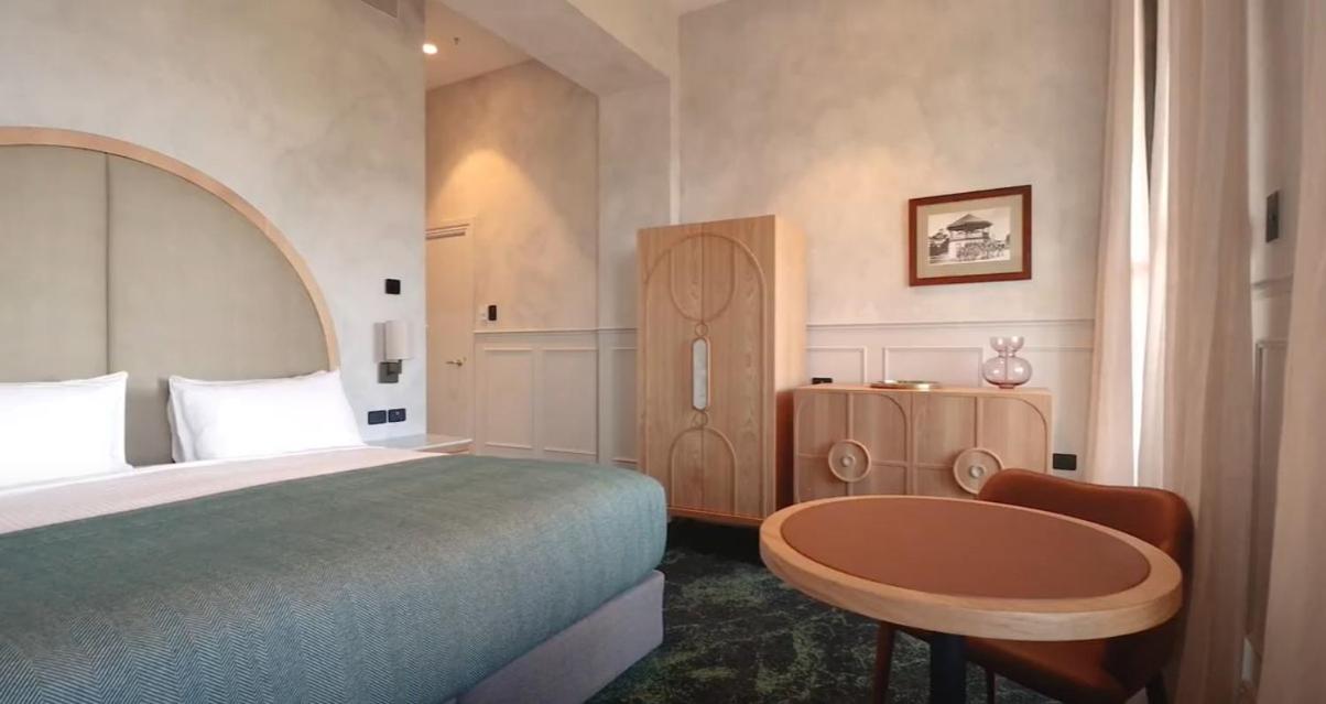 Bay Room