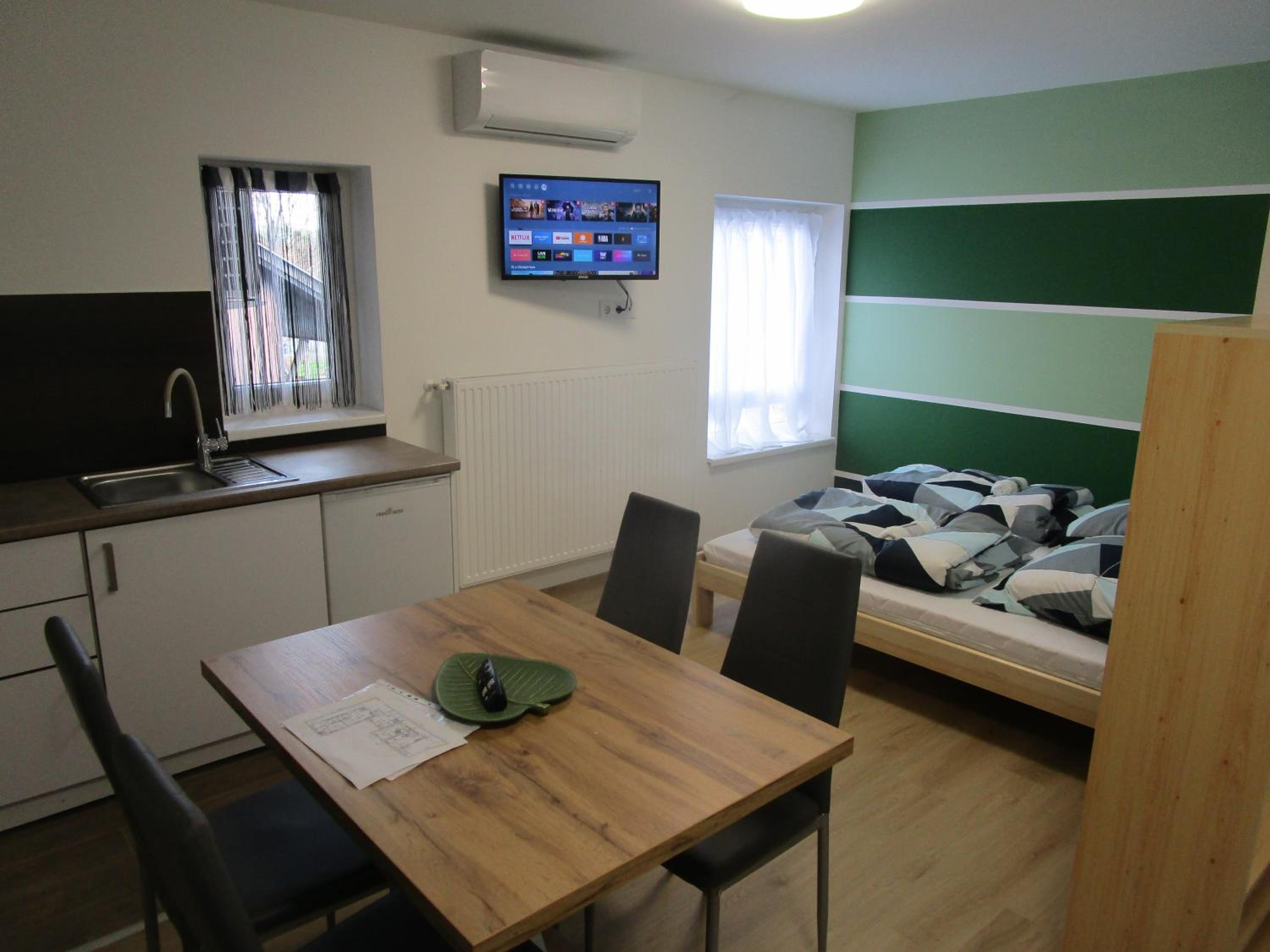 Apartment photo 2