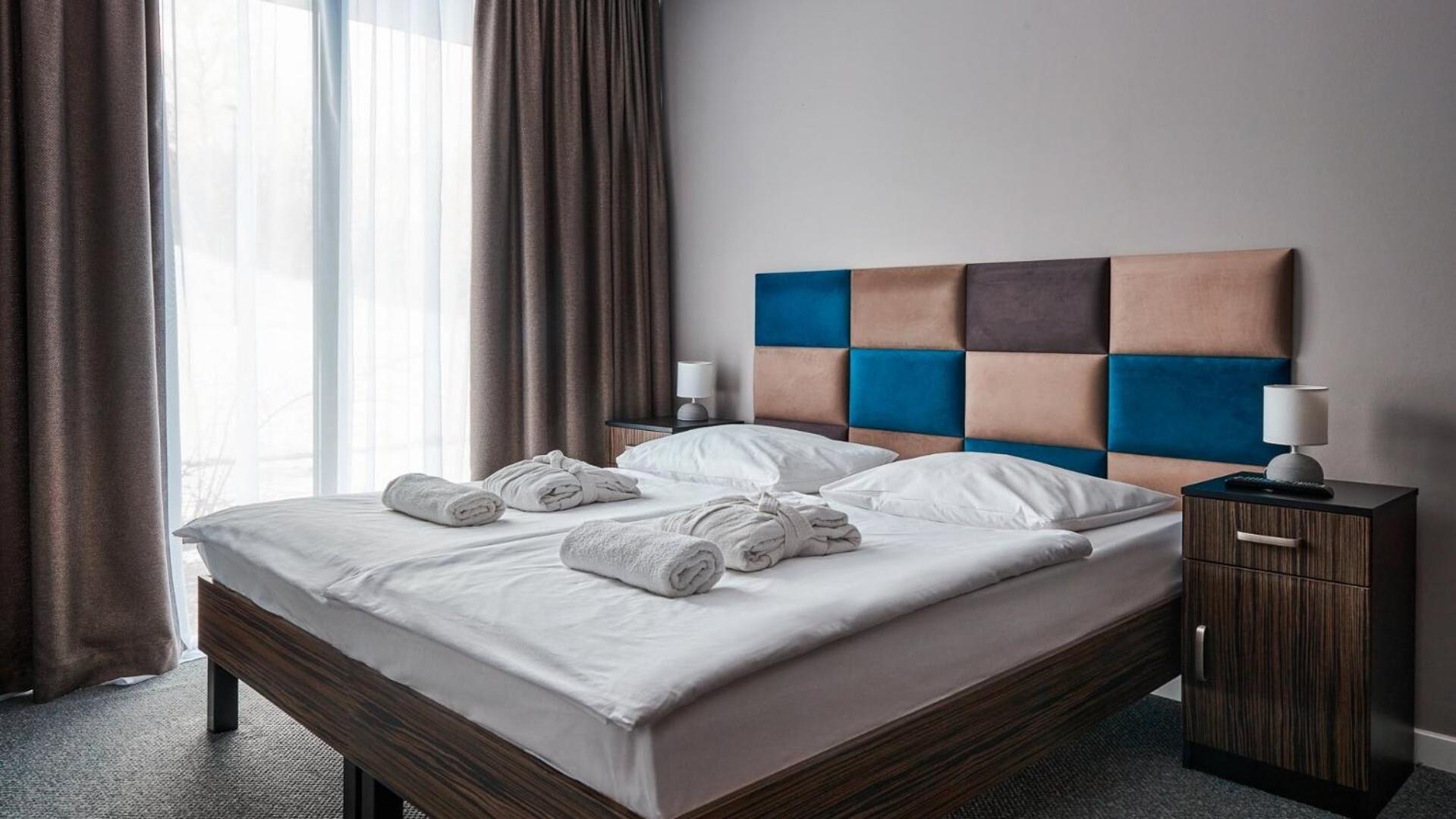 Premium Double or Twin Room - Photo 4
