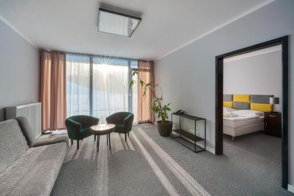 Deluxe Double Room with Extra Bed - Photo 4