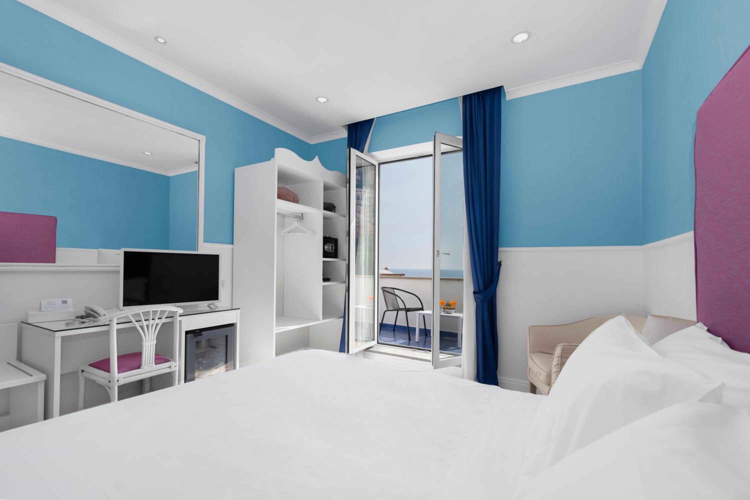 Superior Double or Twin Room with Sea View - Photo 8