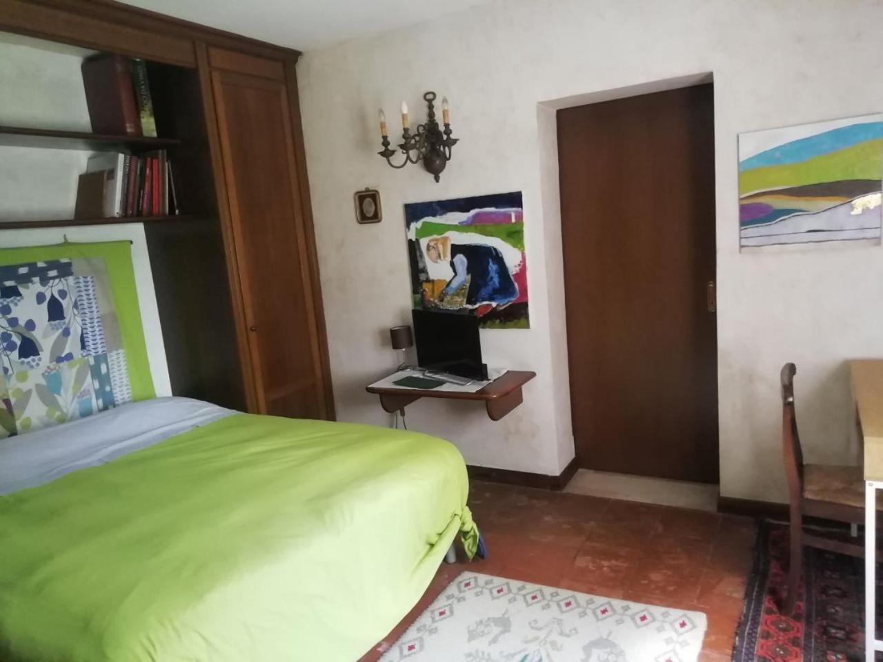 Double or Twin Room with Private Bathroom photo 3