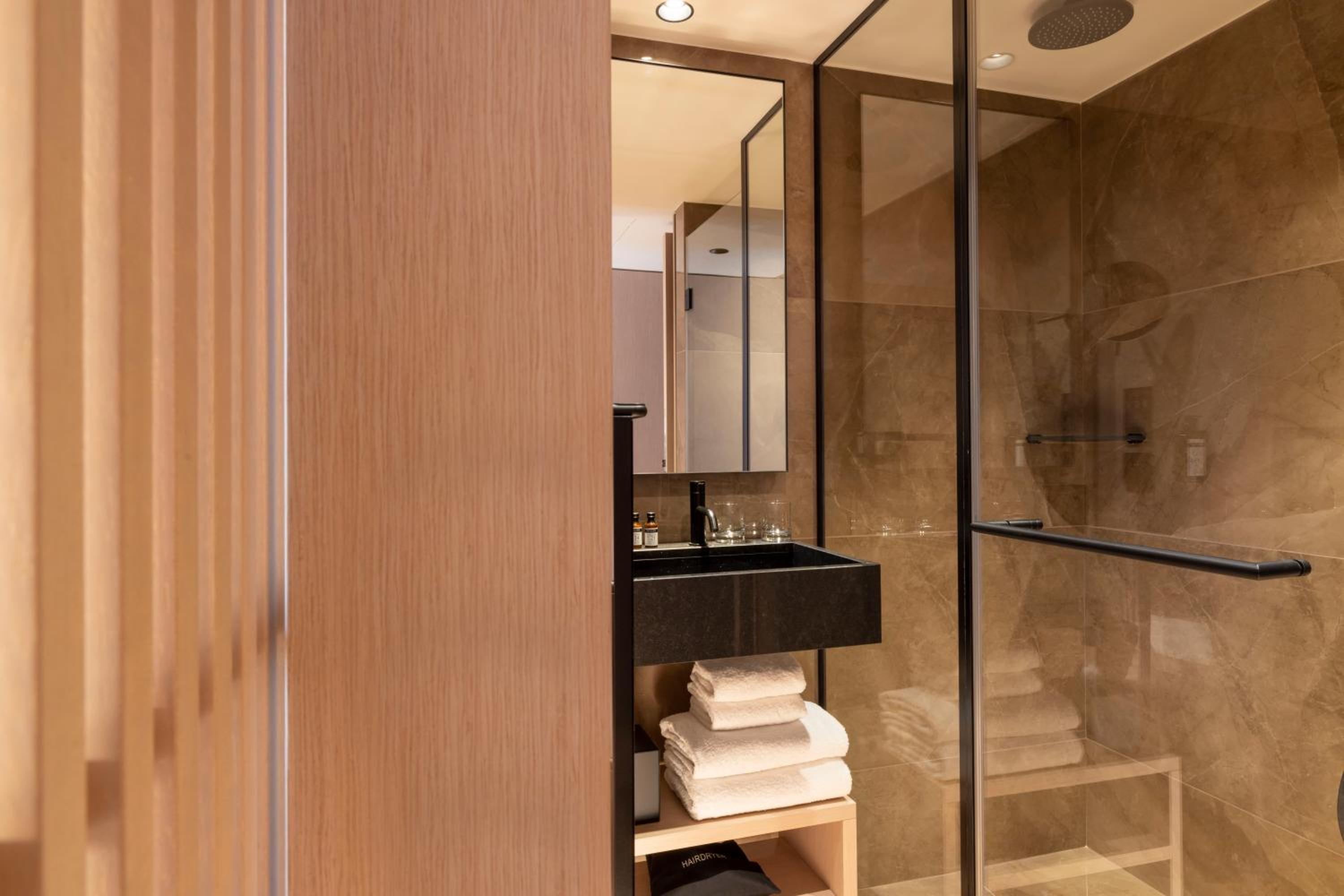 Classic Room with Spa Access photo 2
