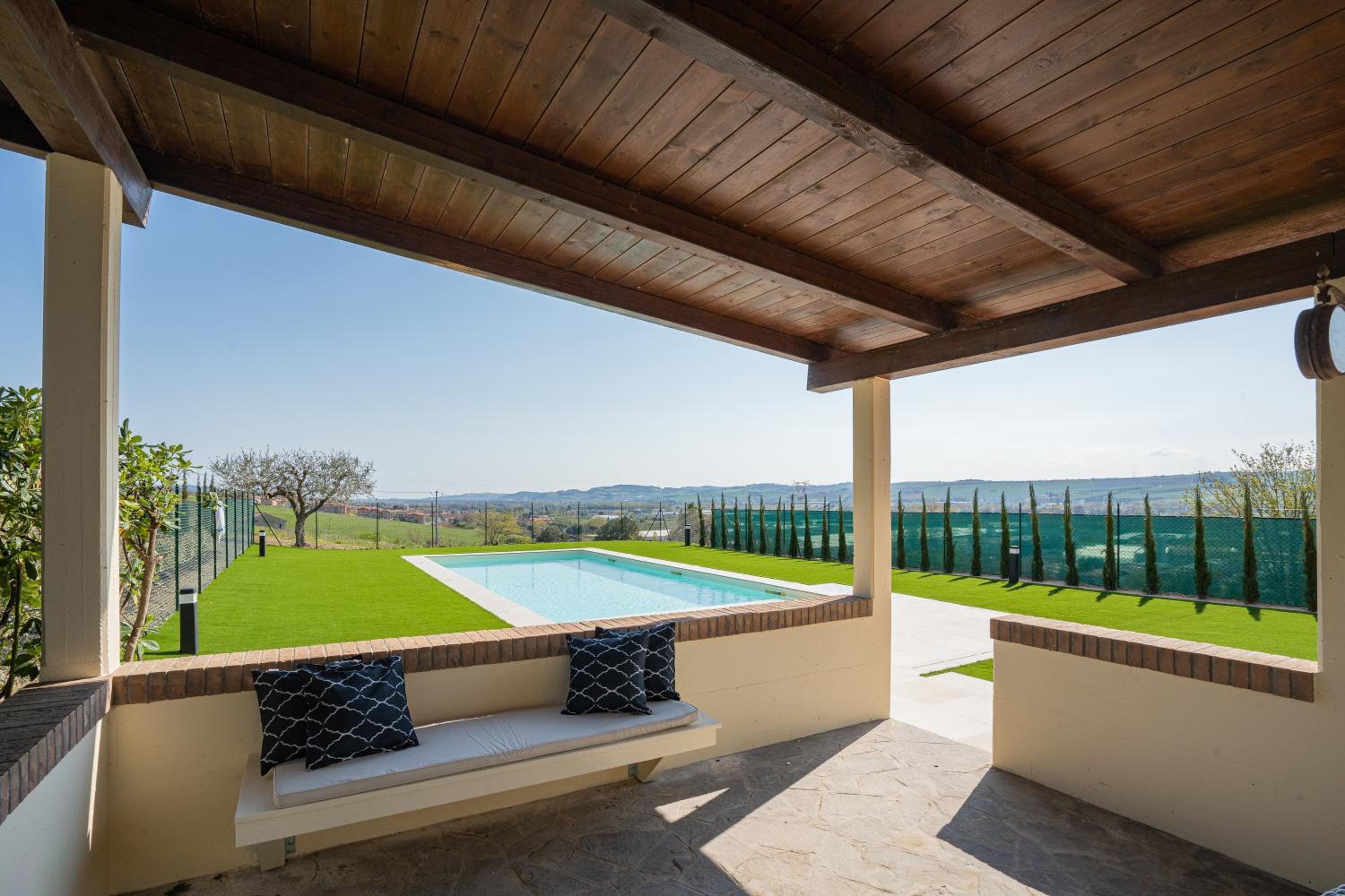 Villa photo 2
