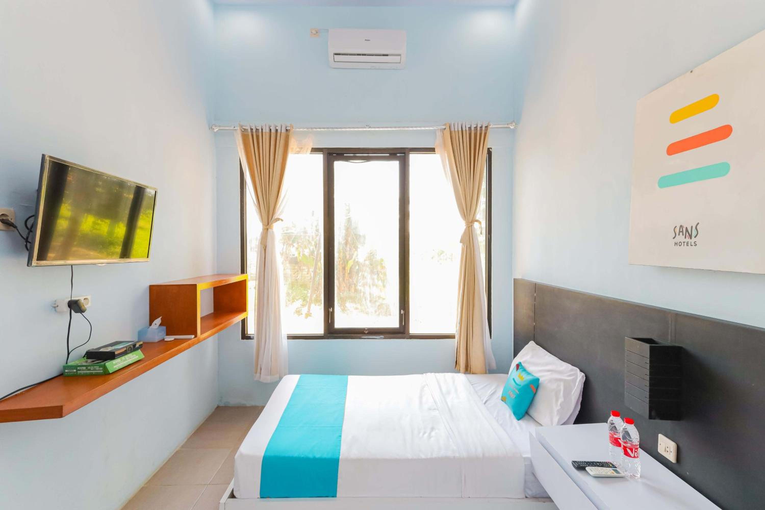 Deluxe Room - Photo 6