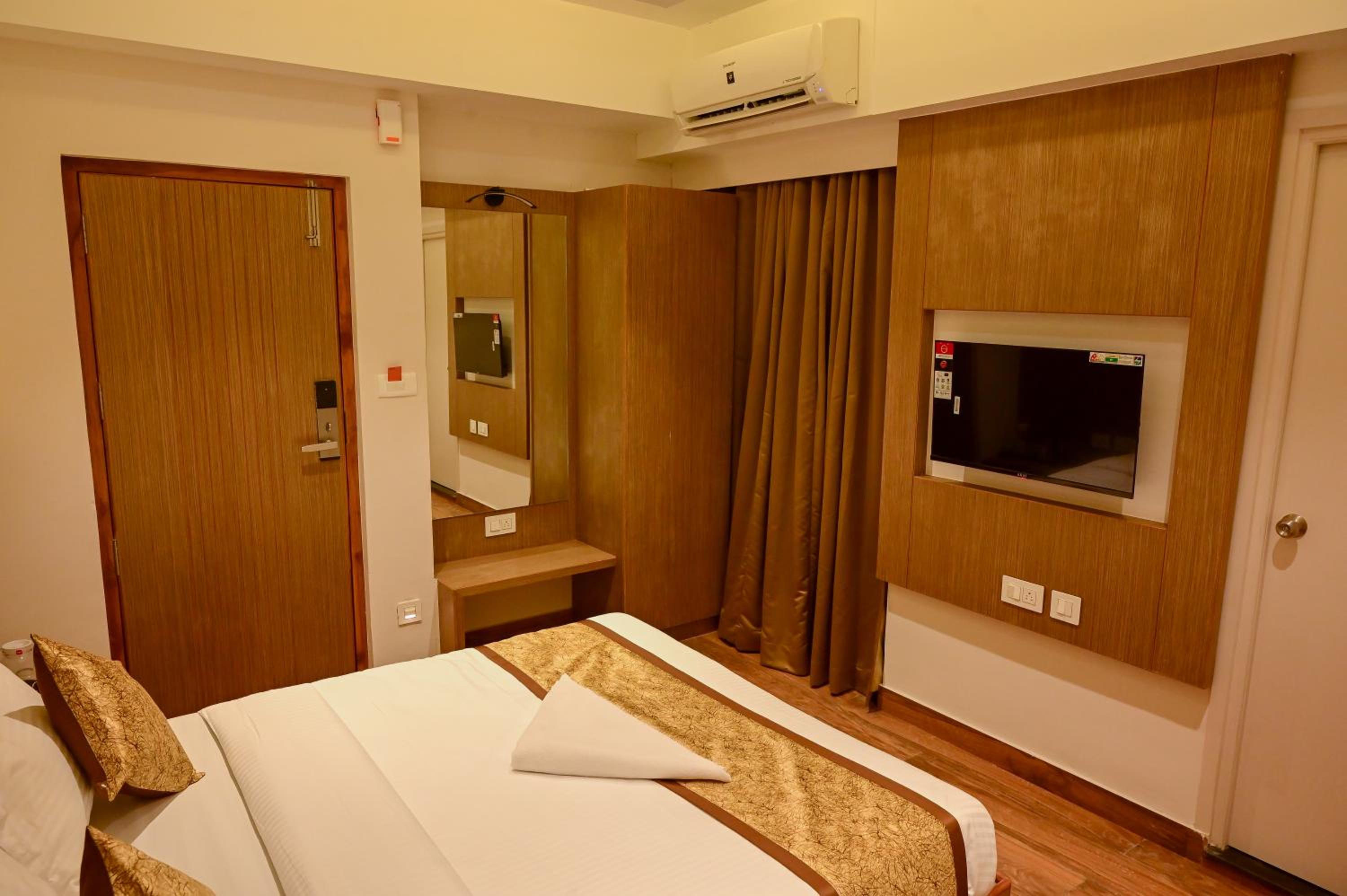 Budget Double Room photo 2