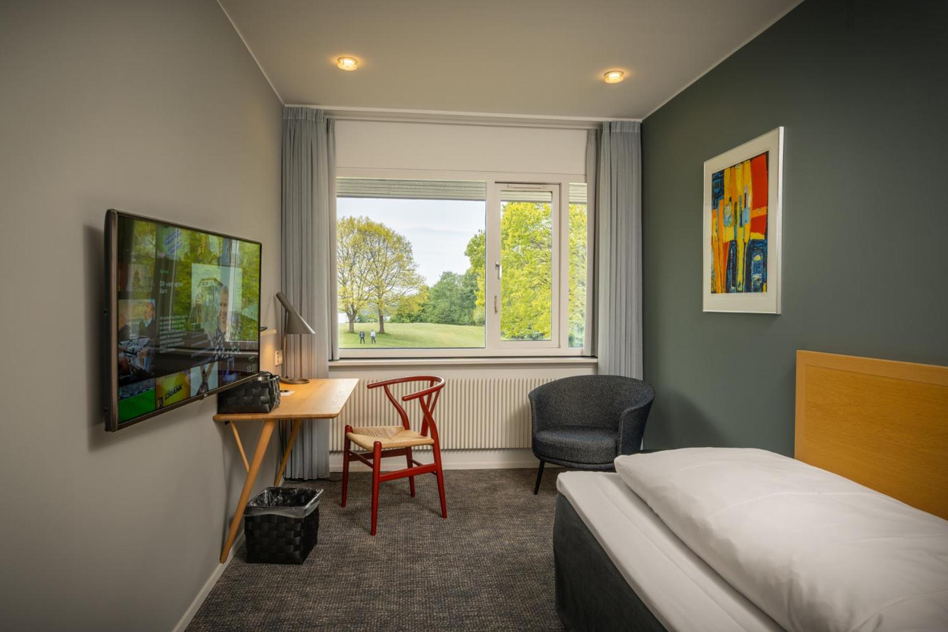Single Room With Lake View photo 2
