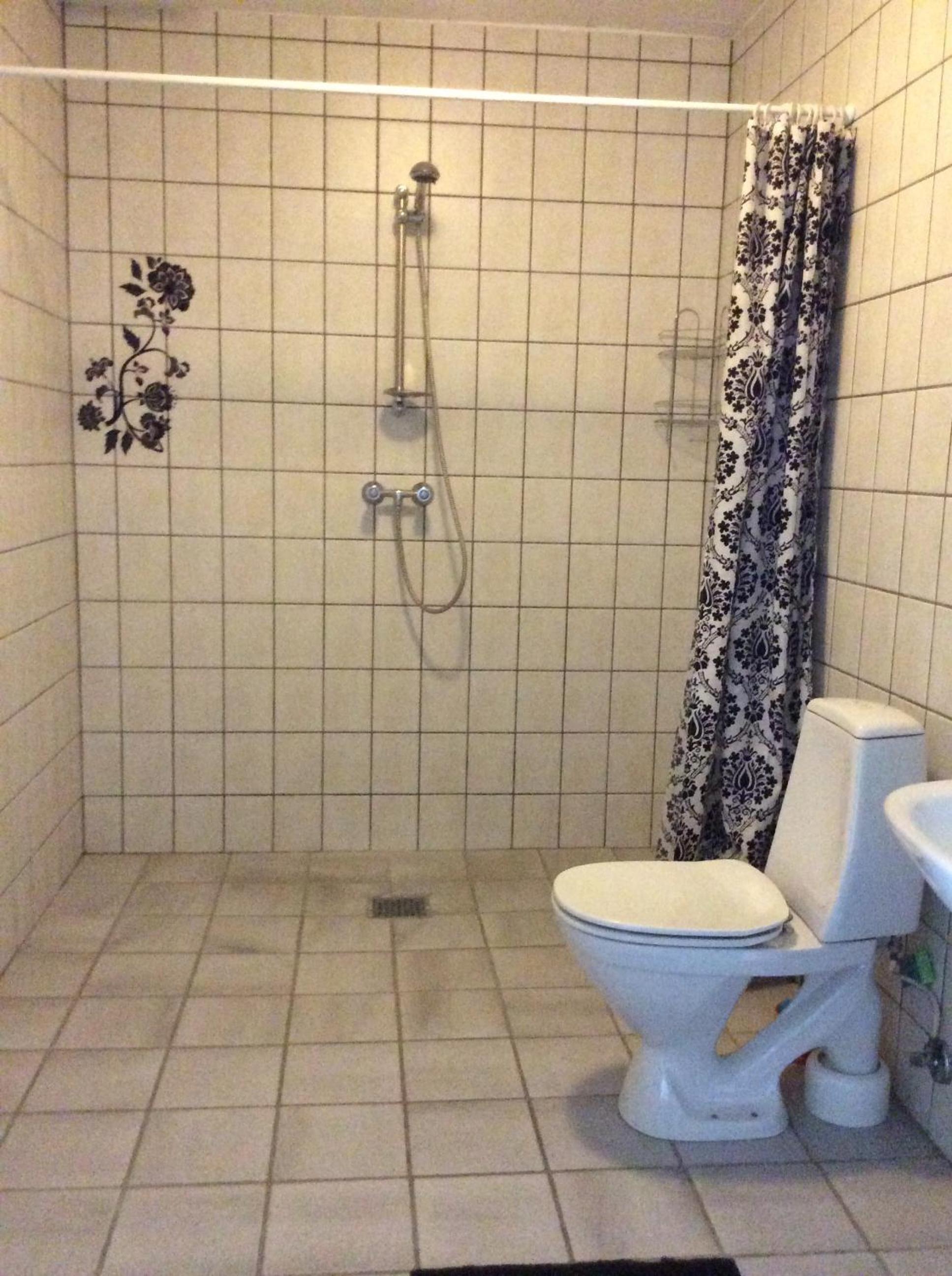 Double Room with Private Bathroom - Photo 4