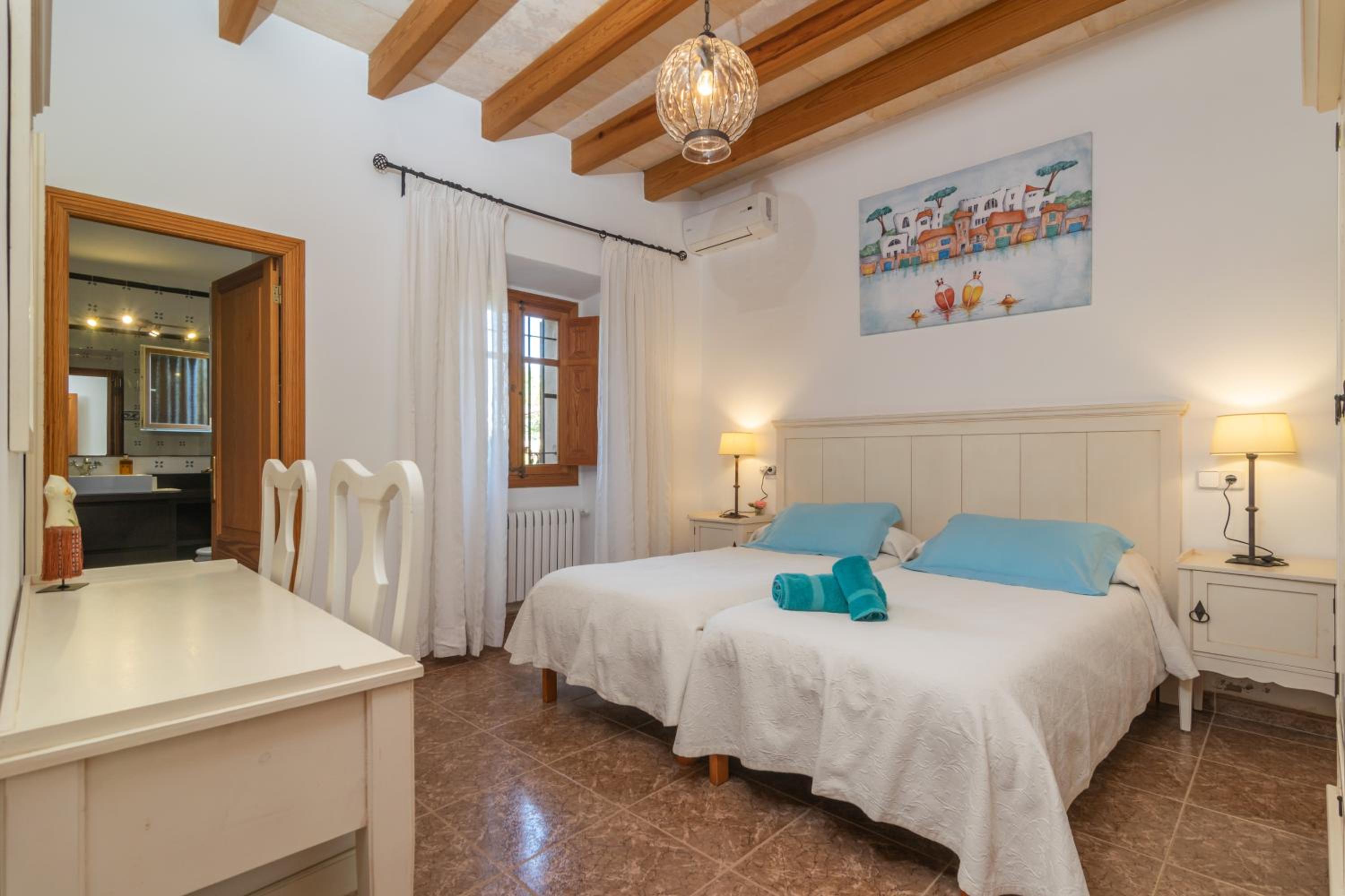 Villa de Cuatro Habitaciones