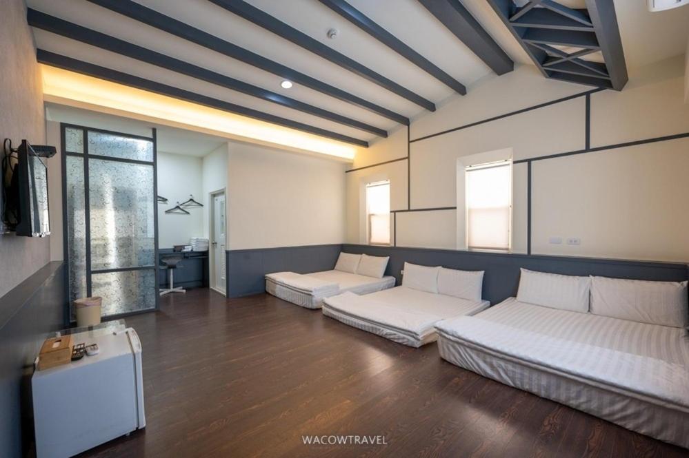 Family Room photo 3