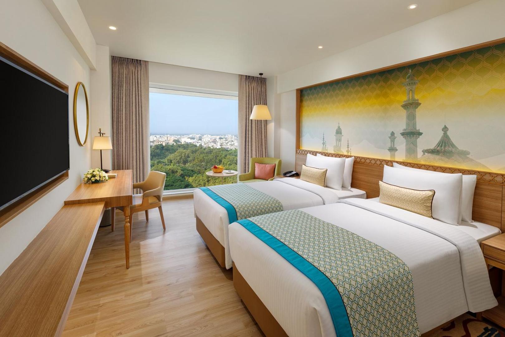 Superior Twin City View Room | Includes 20% off on Spa, 10% off on Laundry - Photo 4