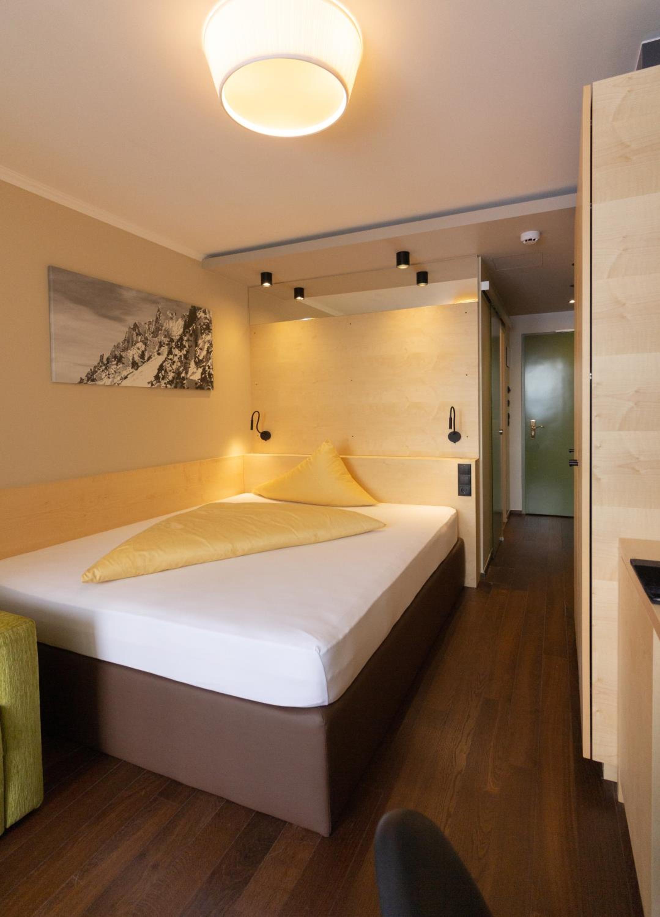 Budget Twin Room photo 2