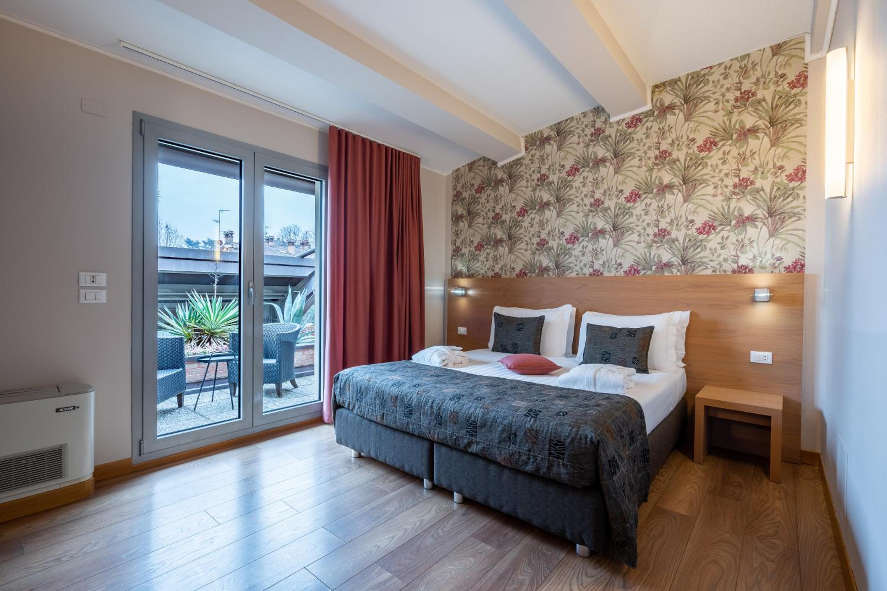 Superior Double or Twin Room - Photo 2