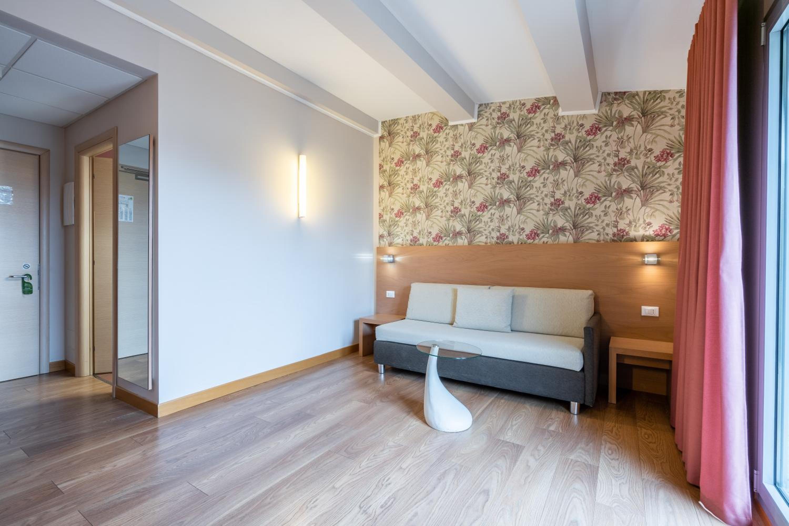 Deluxe Suite photo 3