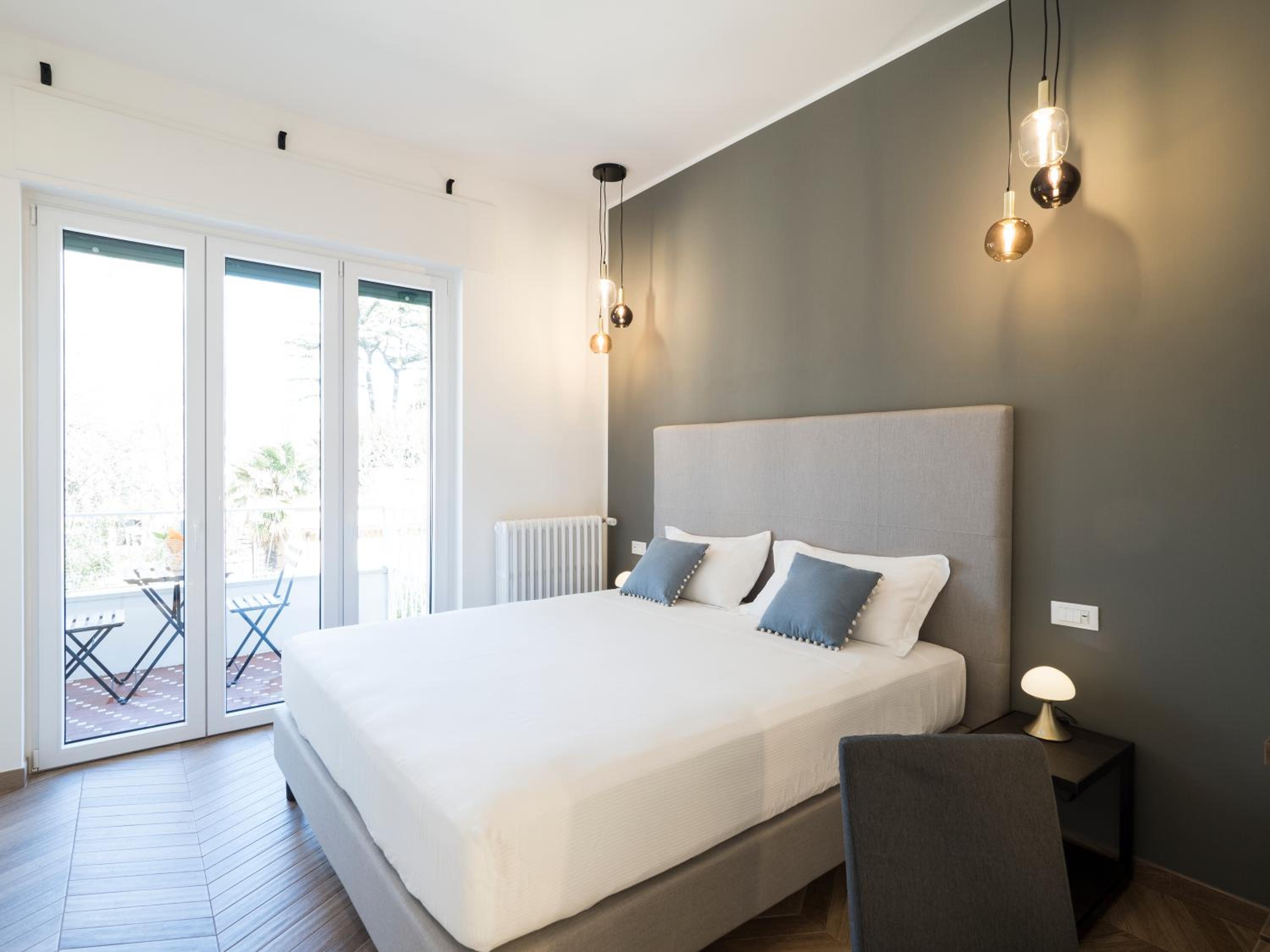 Queen Room with Balcony photo 1