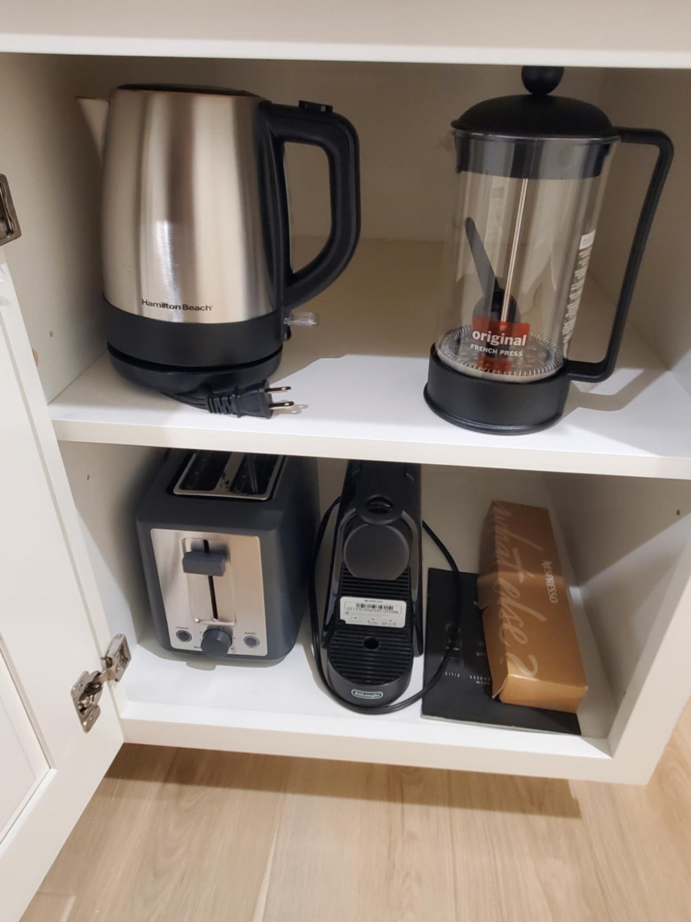 S&N Lux Suite-Free Parking-King Bed-Kitchen-WiFi: King Studio with Sofa Bed photo