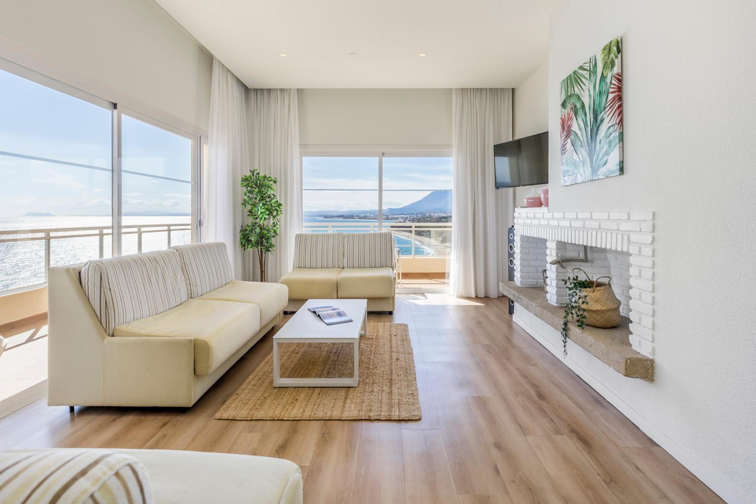 Xtra Sol Suite Sea View