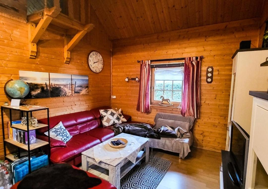 One-Bedroom House photo 2