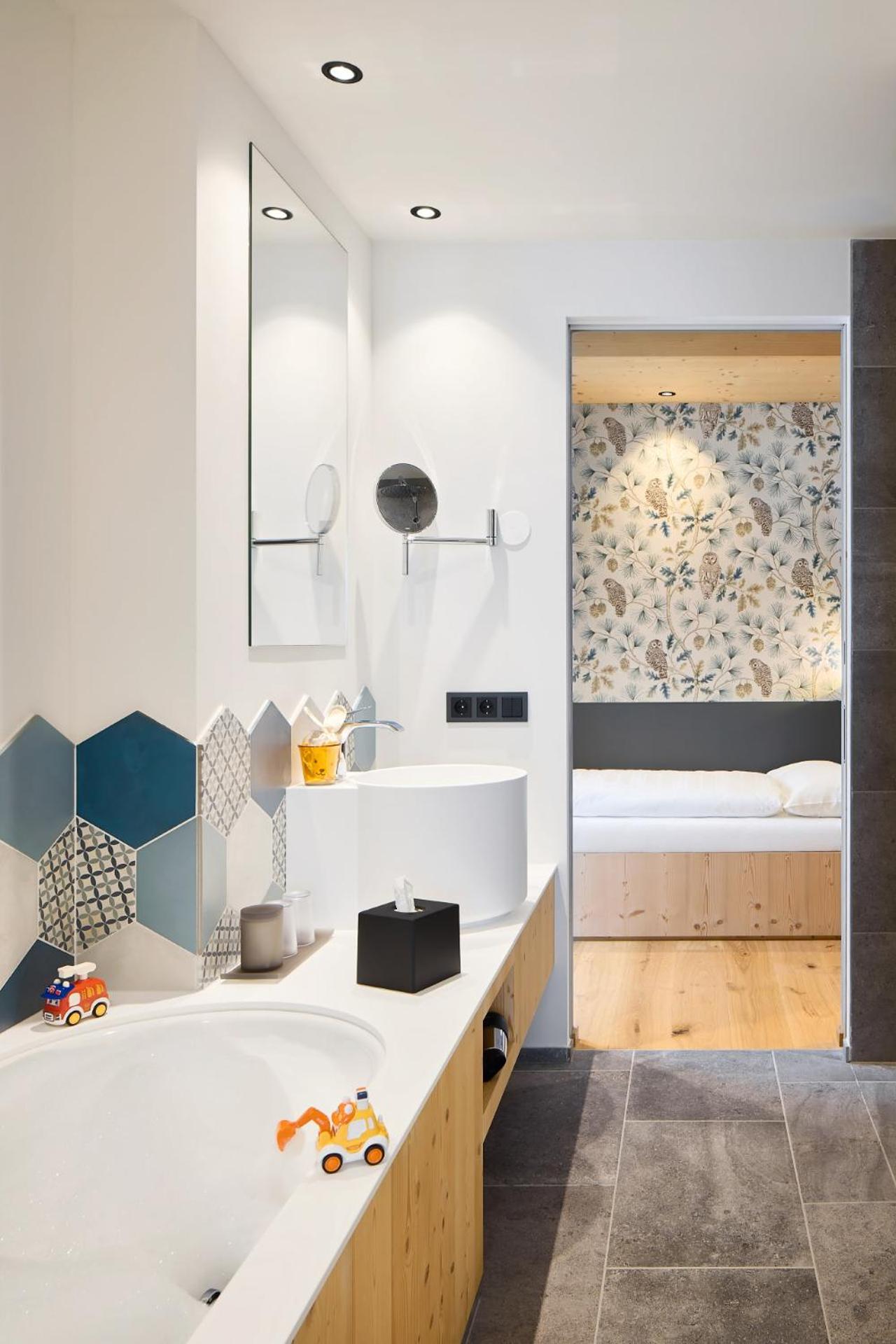 Standard Two-Bedroom Apartment with Balcony photo 3