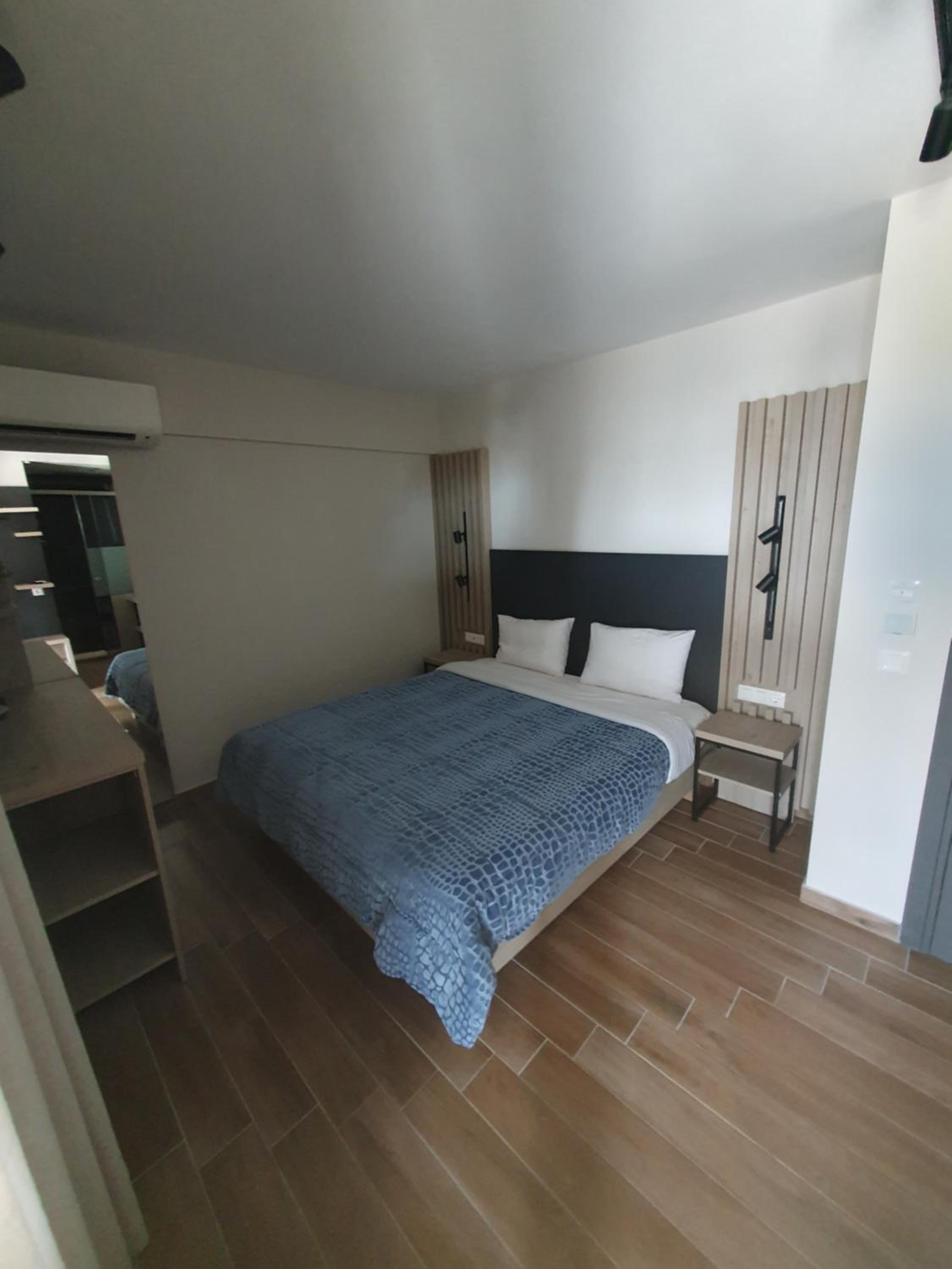 Deluxe King Room photo 1