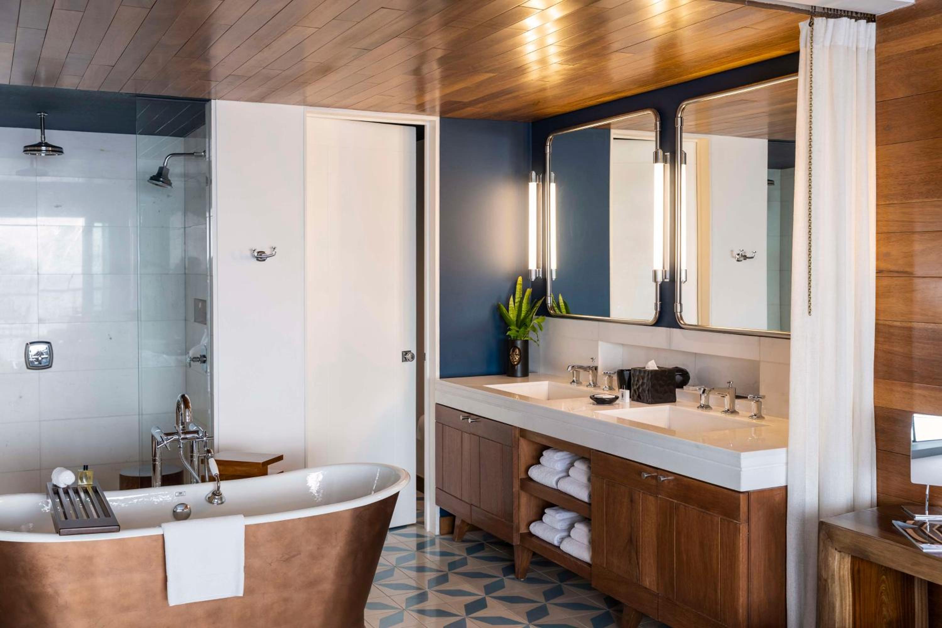 Thompson Suite with Ocean View photo 3