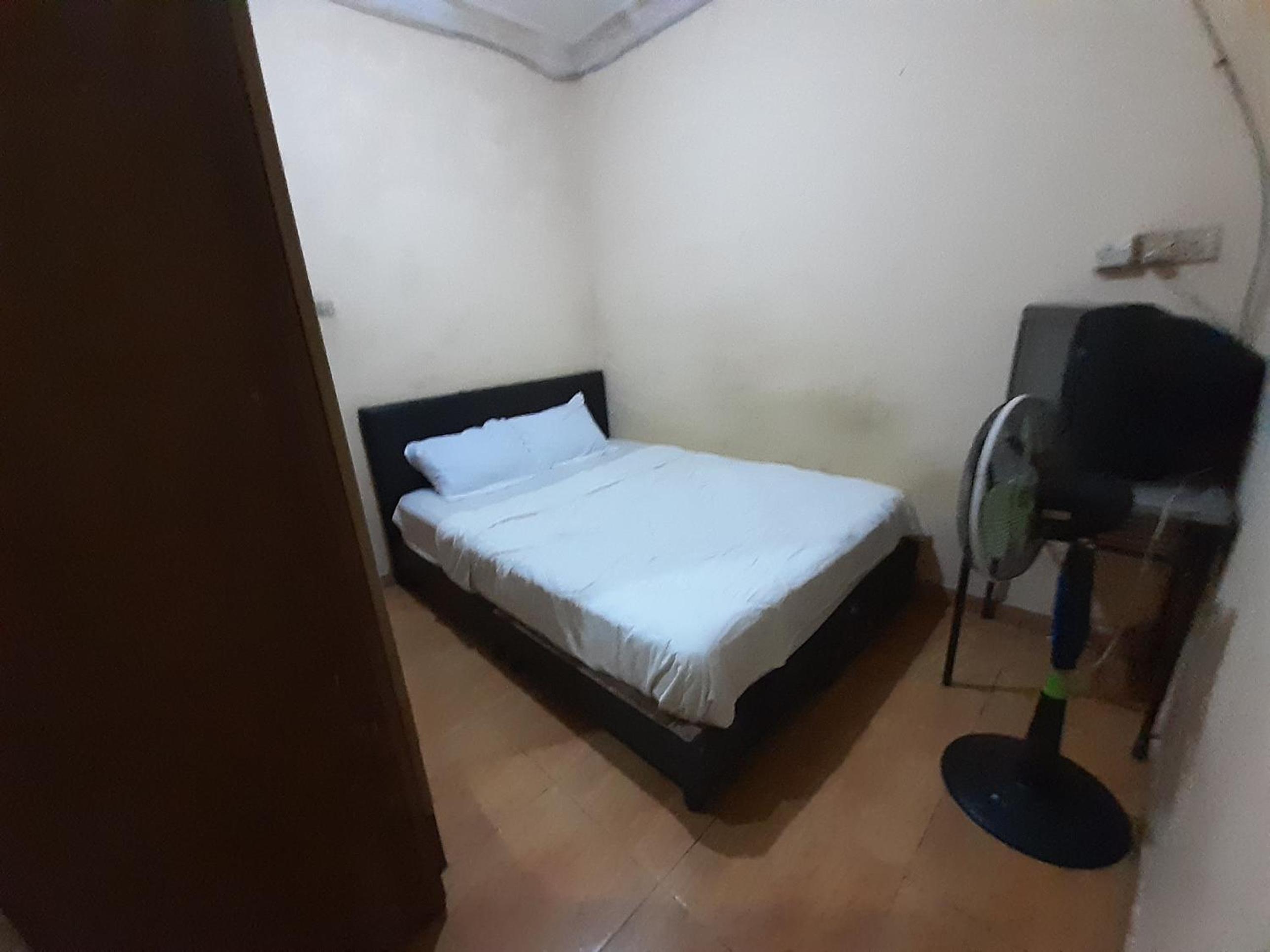 Budget Double Room - Photo 15