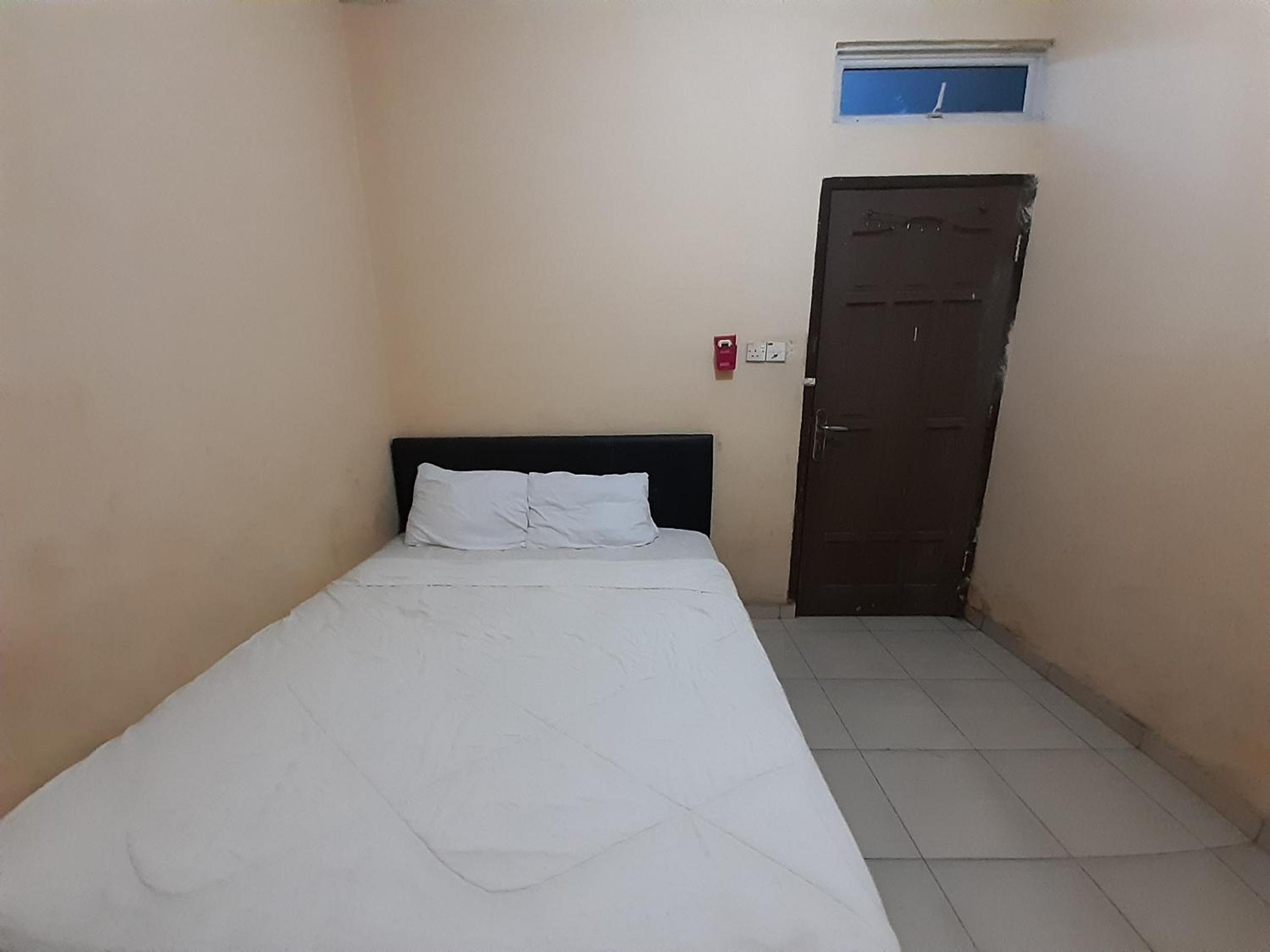Budget Double Room - Photo 8