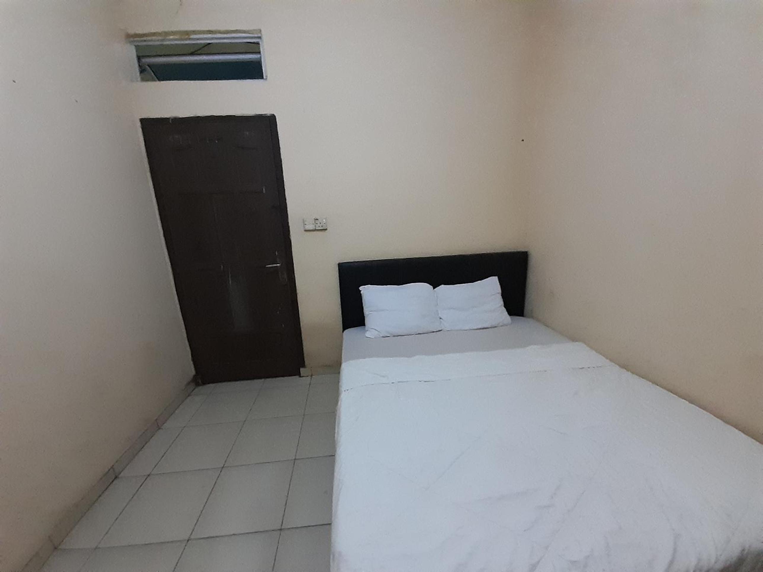 Budget Double Room - Photo 6