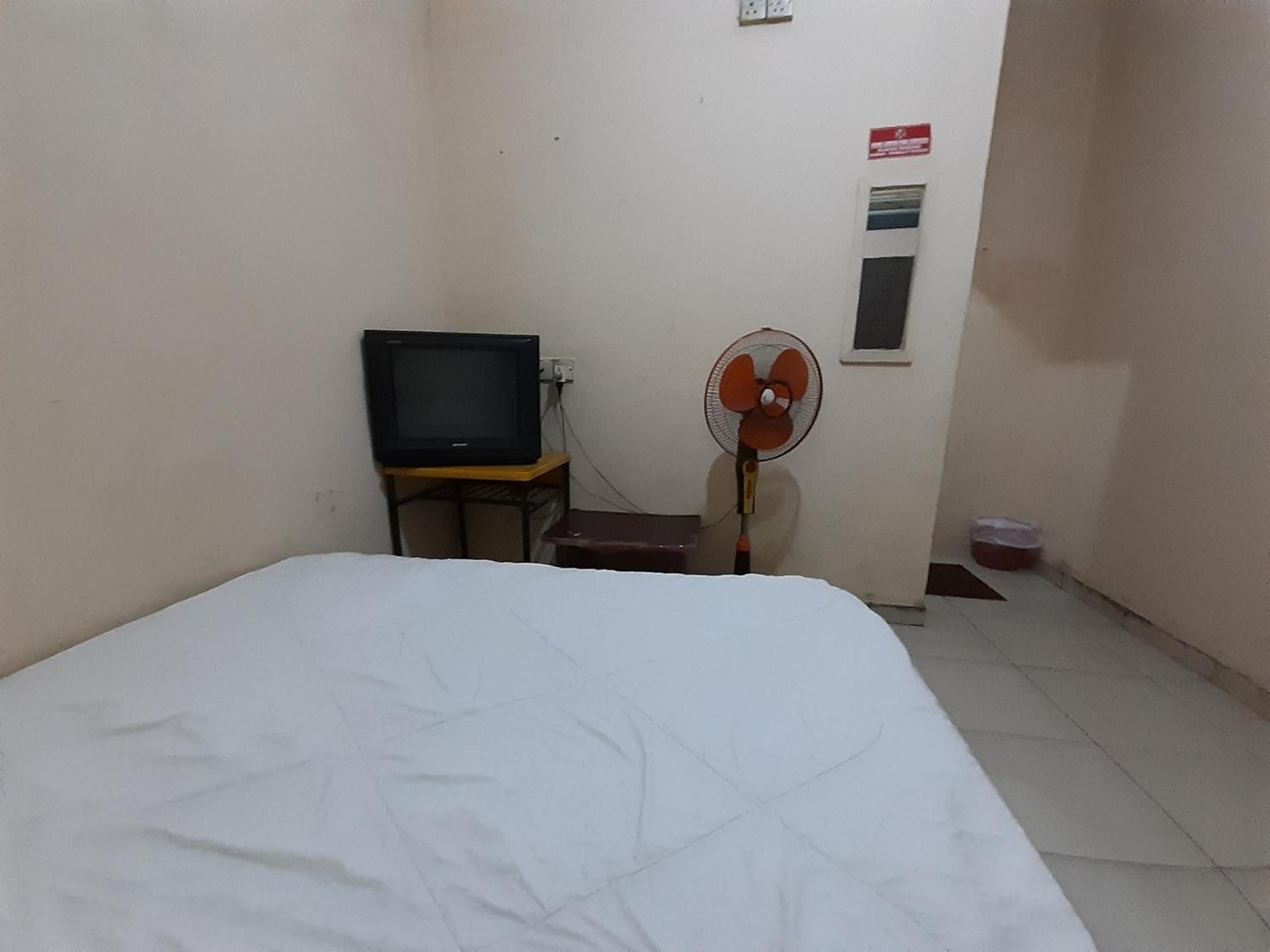 Budget Double Room - Photo 23