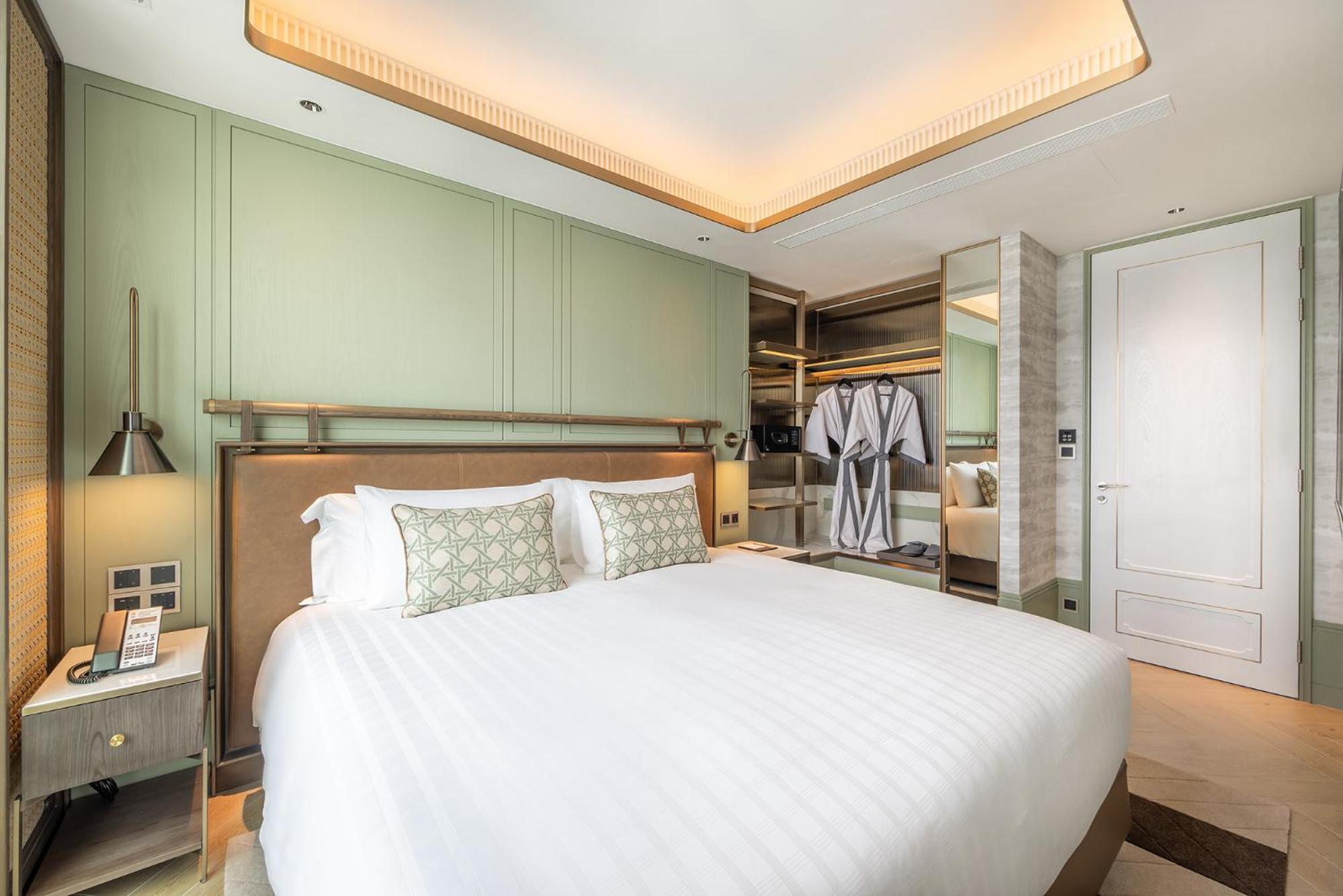 Two Bedroom Suite with Lounge Access