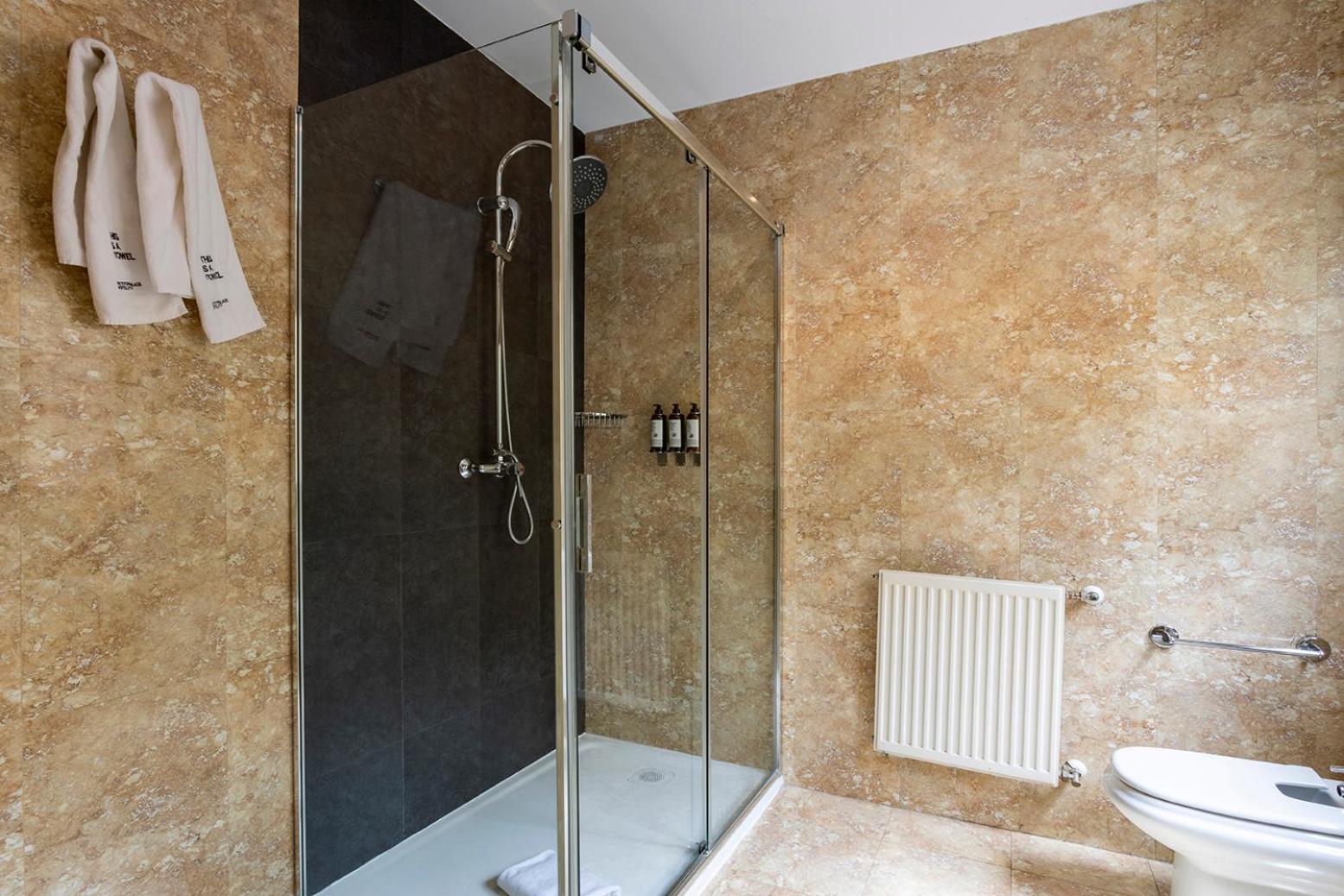 Quadruple Room (4 Adults) - Photo 7