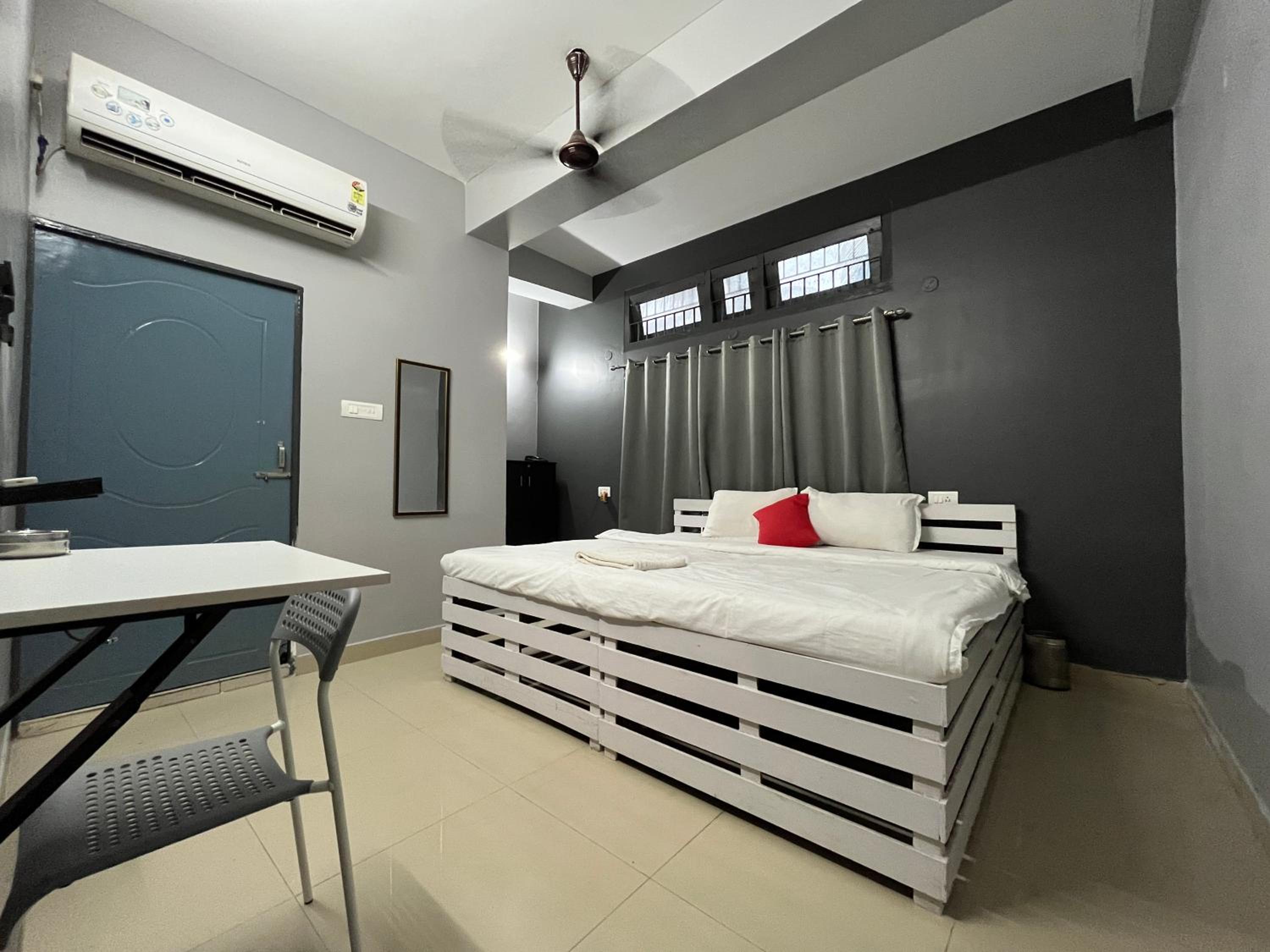 Deluxe Double Room - Photo 8