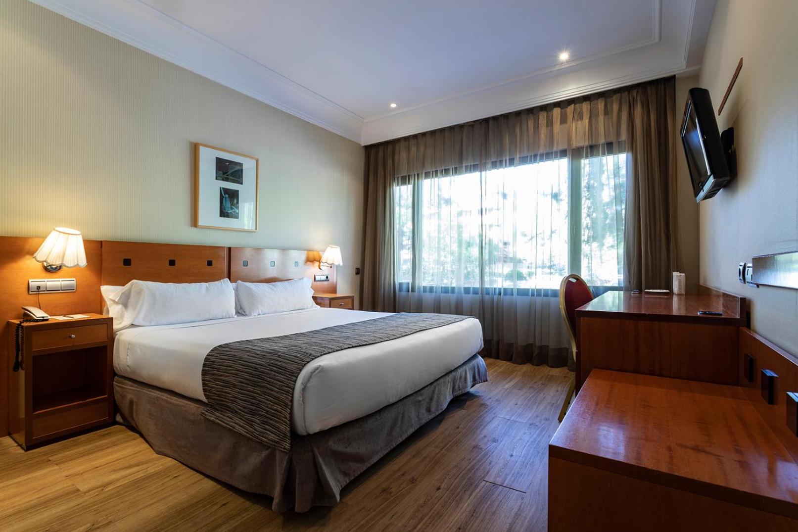 Double or Twin Room (1-2 Adults) photo 3