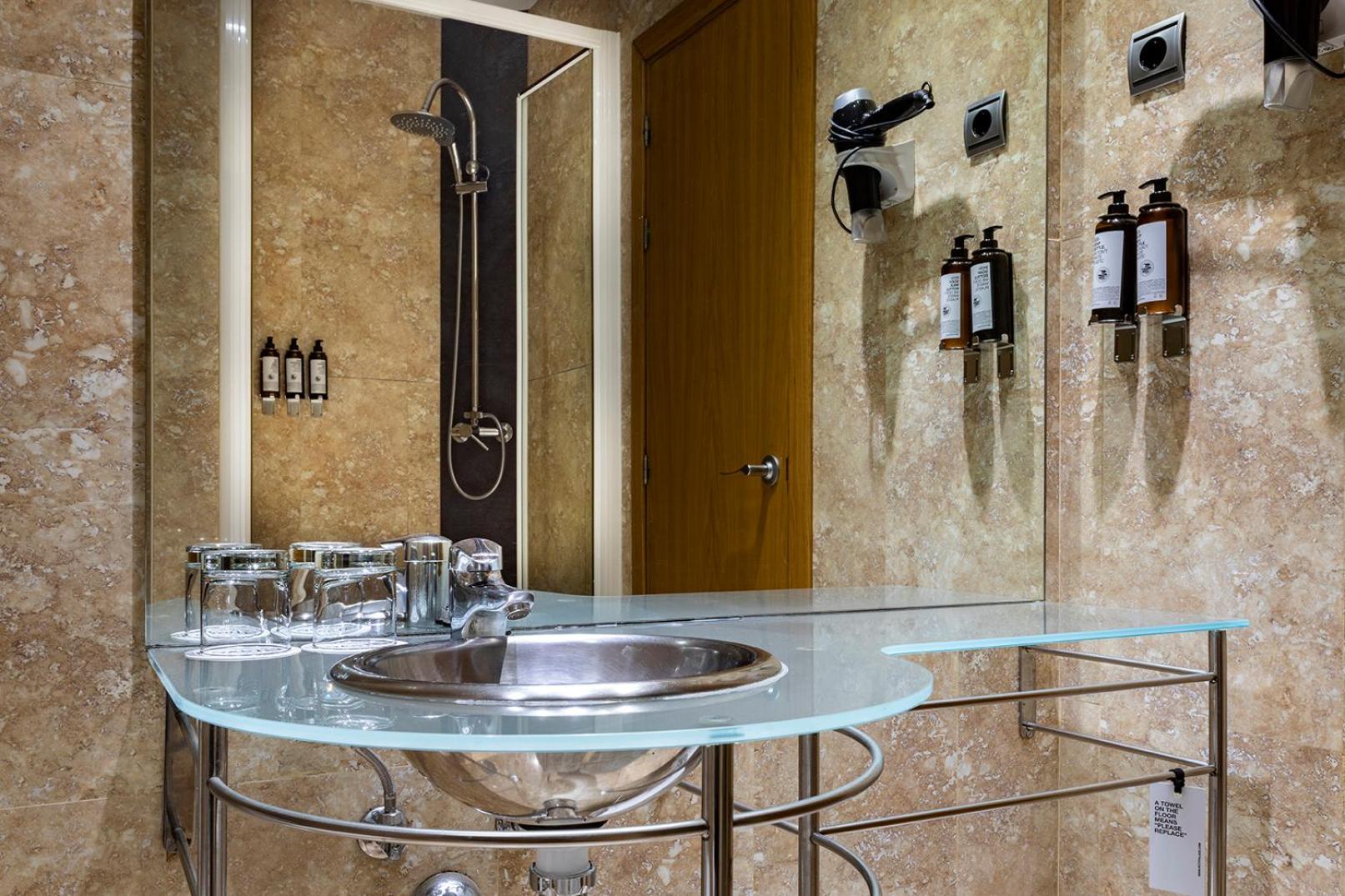 Quintuple Room - Photo 2