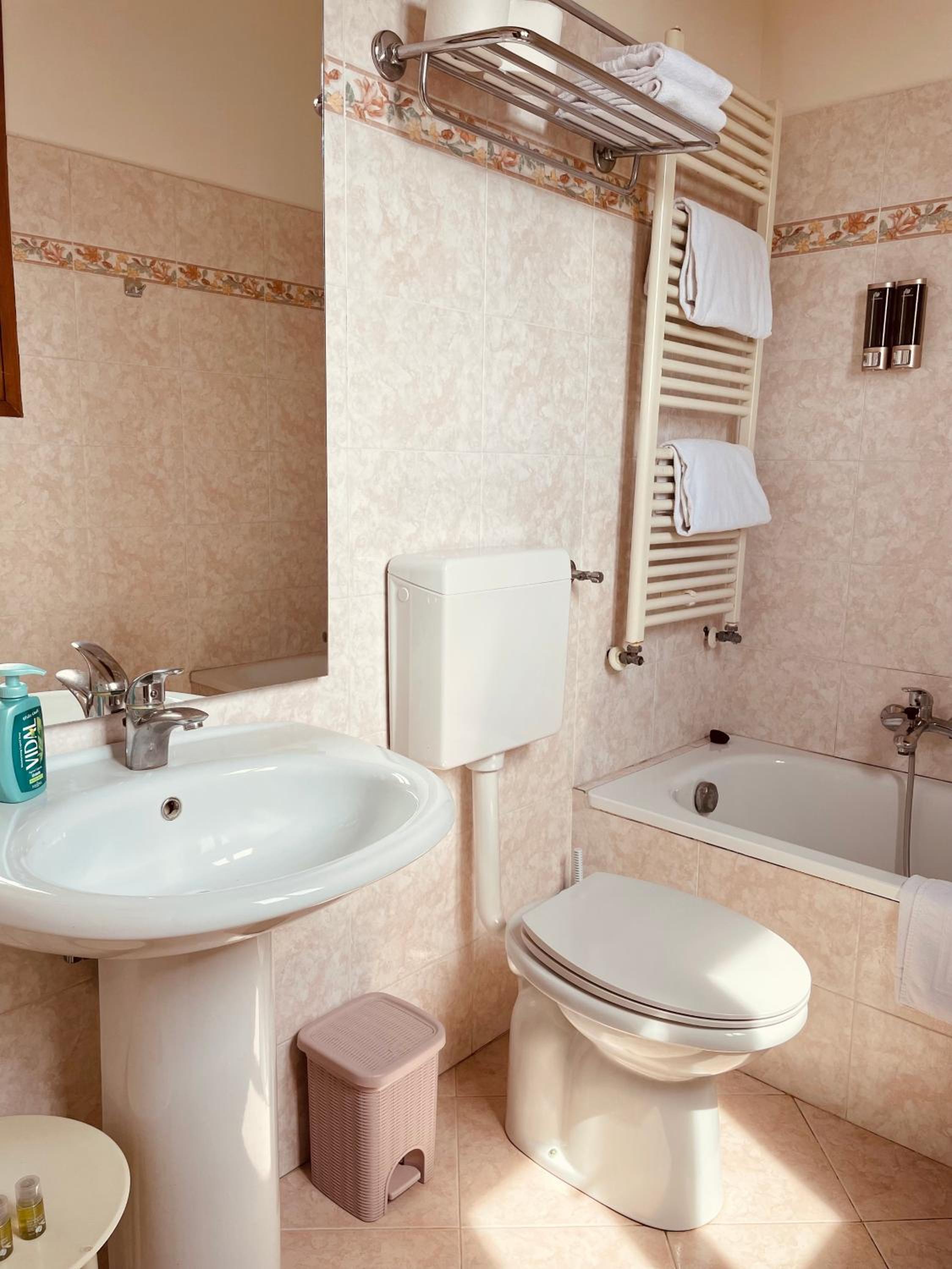 Superior Double Room with Canal View photo 3